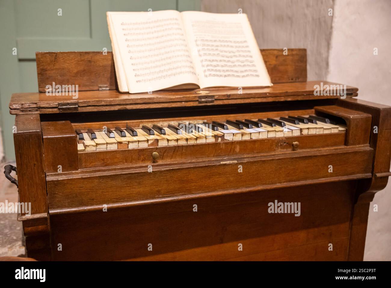 Klostermuseum unserer Lieben Frau von Monguí. Das Museum verfügt über 9 Räume, in denen Kunstwerke von Künstlern wie Gregorio Vásquez de Arce y Ceballos, Baltasa, ausgestellt sind Stockfoto