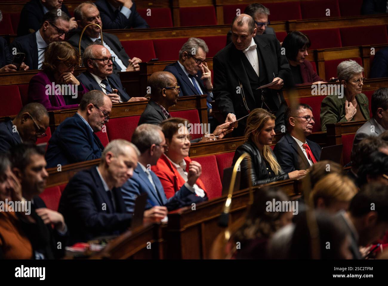 FRANKREICH-POLITIK-REGIERUNG-PARLAMENT die Nationalversammlung, das französische Parlament, während der Sitzung der Fragen an die Regierung. Paris, 4. Februar 2025. PARIS ILE-DE-FRANCE FRANKREICH URHEBERRECHT: XANDREAXSAVORANIXNERIX FRANCE-POLITICS-GOVERNMENT-PARLI ASAVORANINERI-19 Stockfoto