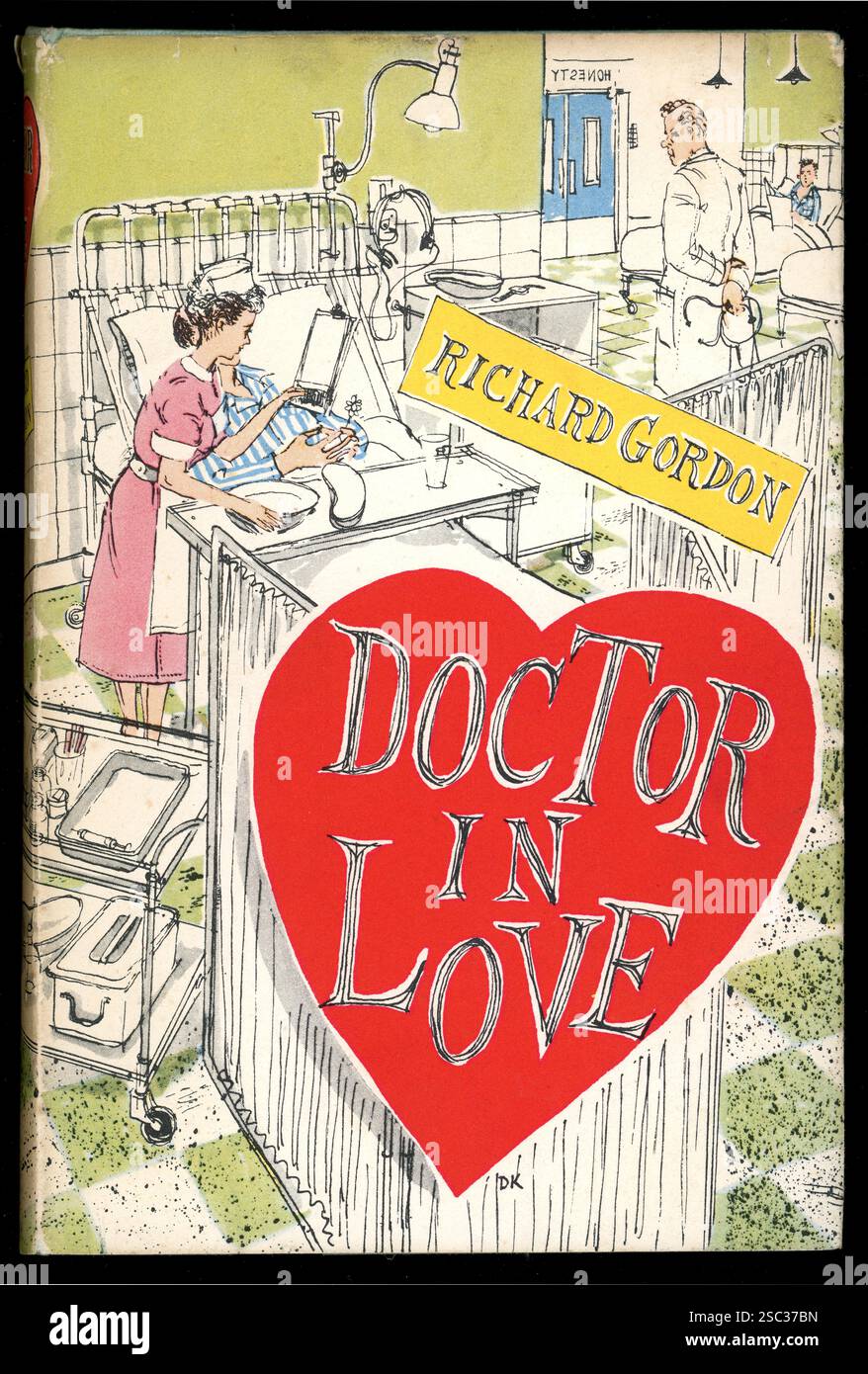 Vintage 1950er Jahre Vintage, Mid Century illustrierte Staubjacke / Bucheinband, gebundenes Buch 'Doctor in Love' von Richard Gordon, britischer Comedy-Roman Made into a Film, erschienen im Book Club, 1957, Großbritannien Stockfoto