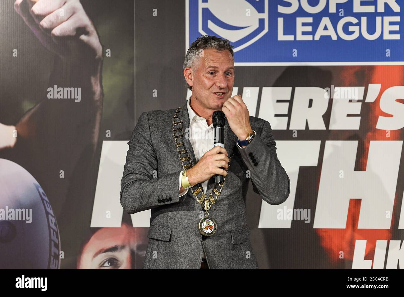 Adam Hills MBE, 33. Präsident der Rugby Football League während des Saisonstarts der Betfred Super League 2025 bei Co-op Live, Manchester, Großbritannien, 5. Februar 2025 (Foto: Mark Cosgrove/News Images) Stockfoto