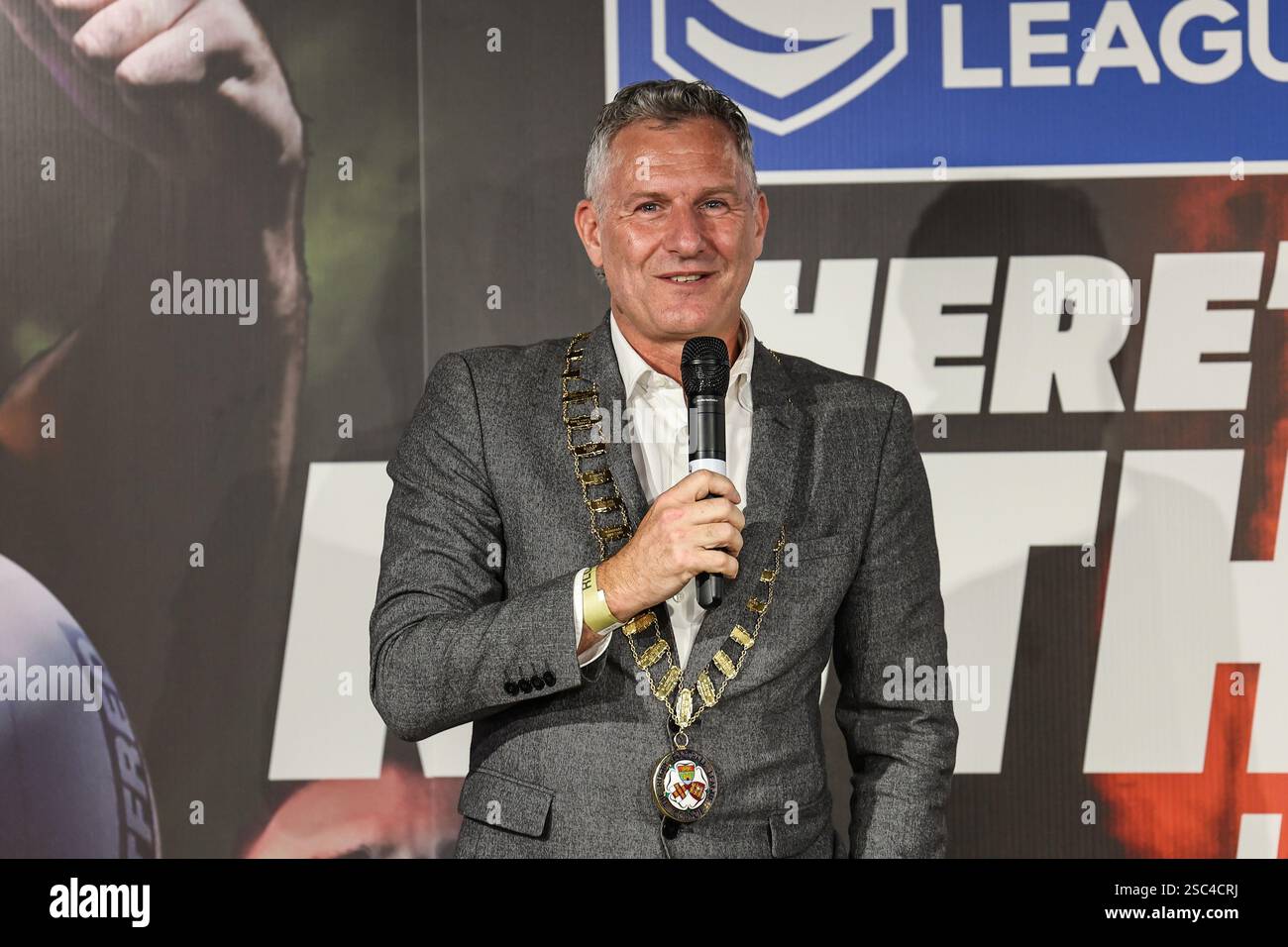 Adam Hills MBE, 33. Präsident der Rugby Football League während des Saisonstarts der Betfred Super League 2025 bei Co-op Live, Manchester, Großbritannien, 5. Februar 2025 (Foto: Mark Cosgrove/News Images) Stockfoto