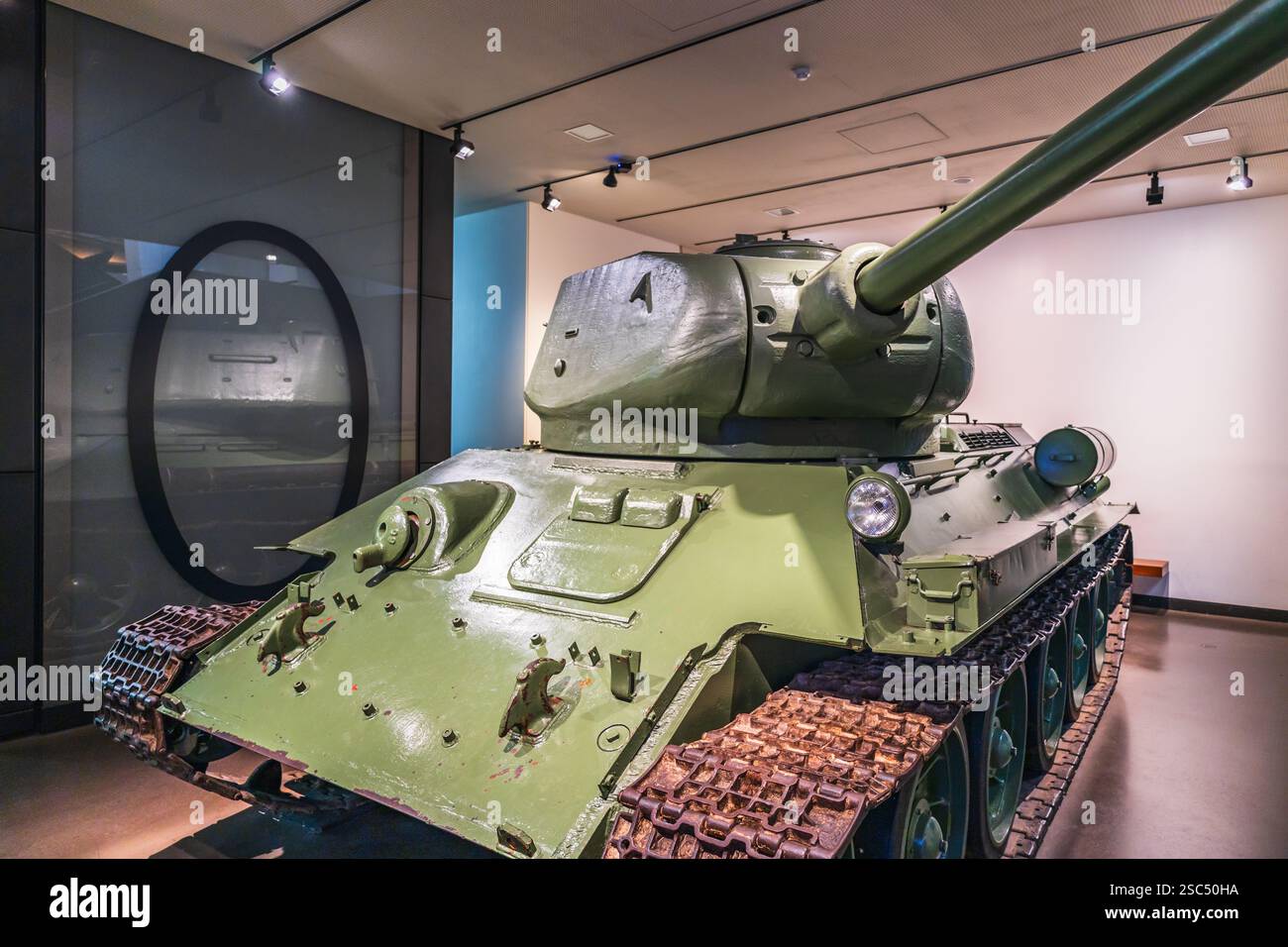 Sowjetische T-34 Panzerausstellung aus dem Zweiten Weltkrieg im Imperial war Museum. London, Vereinigtes Königreich, 1. Juli 2023 Stockfoto