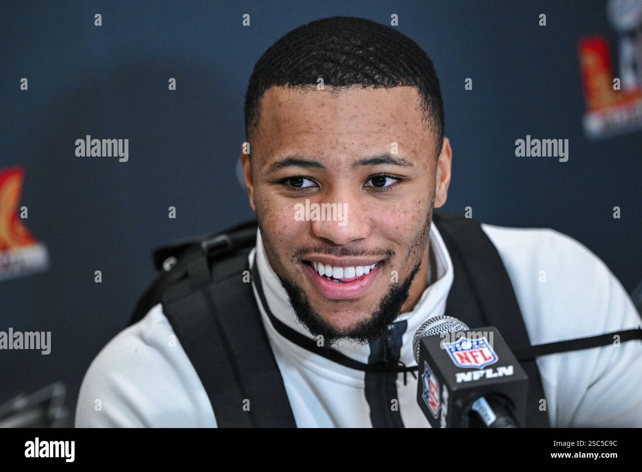 Philadelphia Eagles Running Back, Saquon Barkley, während einer Medienkonferenz im Hilton New Orleans Riverside. USA. Die Kansas City Chiefs treffen am Sonntag im Super Bowl LIX auf die Philadelphia Eagles. Bilddatum: Mittwoch, 5. Februar 2025. Stockfoto