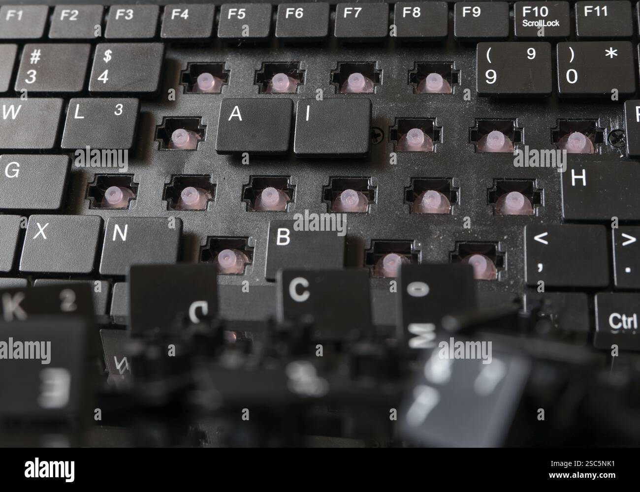 Web-Suchmaschinen mit KI. Das Konzept der künstlichen Intelligenz, die die Internetinformationen vollständig übernimmt. KI-Konzept im Hintergrund. Stockfoto