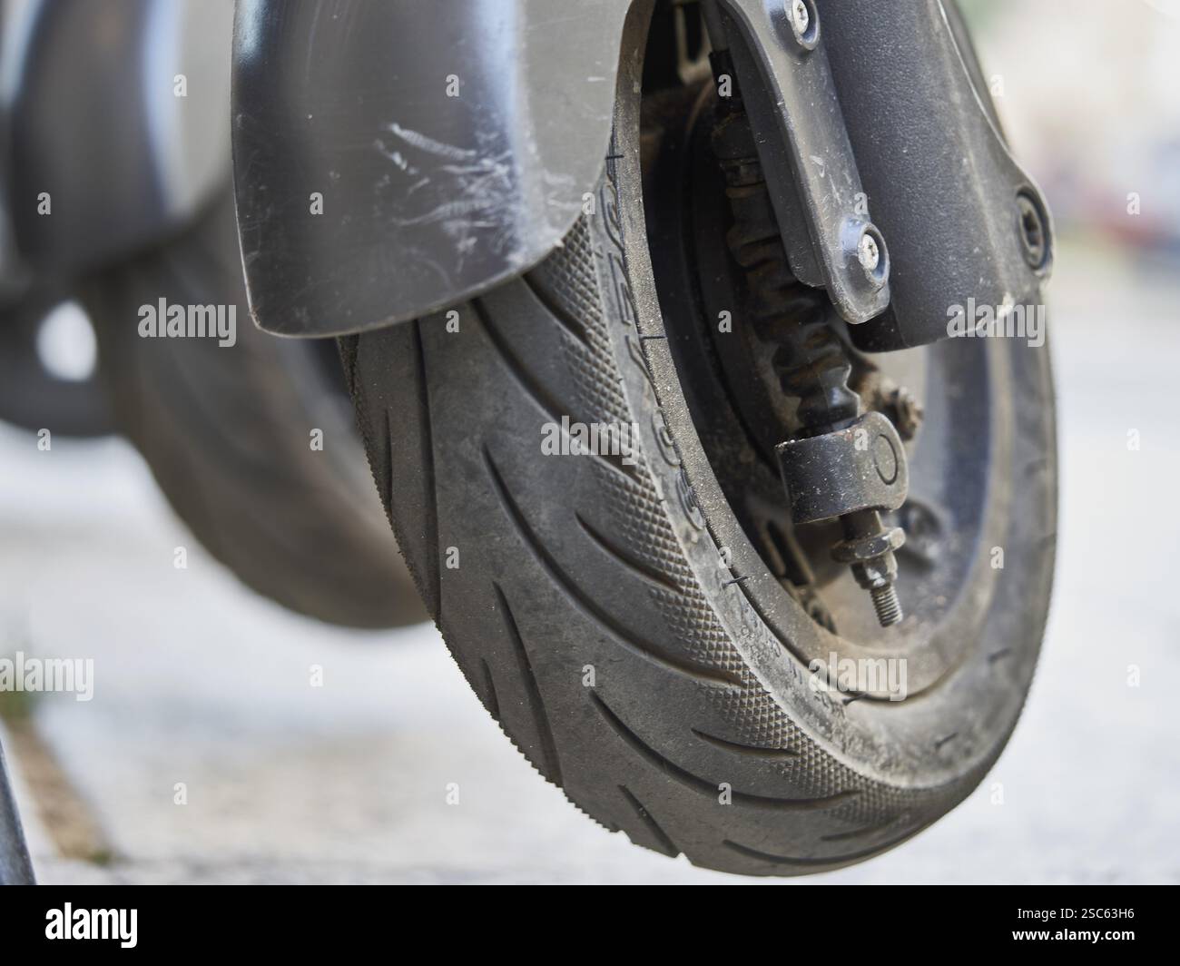 Ein Bild von einem Detail eines Elektrorollers Stockfoto