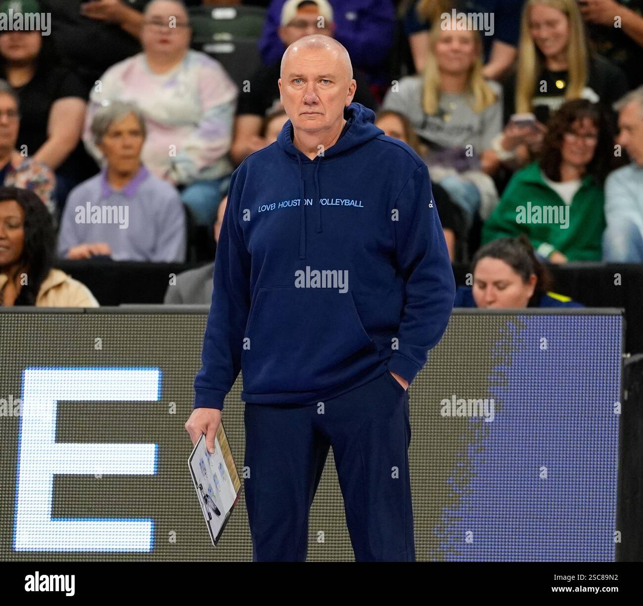 Cedar Park, Texas, USA. Februar 2025. Houstons Cheftrainer MASSIMO BARBOLINI während eines League One Volleyballspiels zwischen Austin und Houston am 5. Februar 2025 in Cedar Park, Texas. Houston Won, 3-1 (Credit Image: © Scott Coleman/ZUMA Press Wire) NUR REDAKTIONELLE VERWENDUNG! Nicht für kommerzielle ZWECKE! Stockfoto