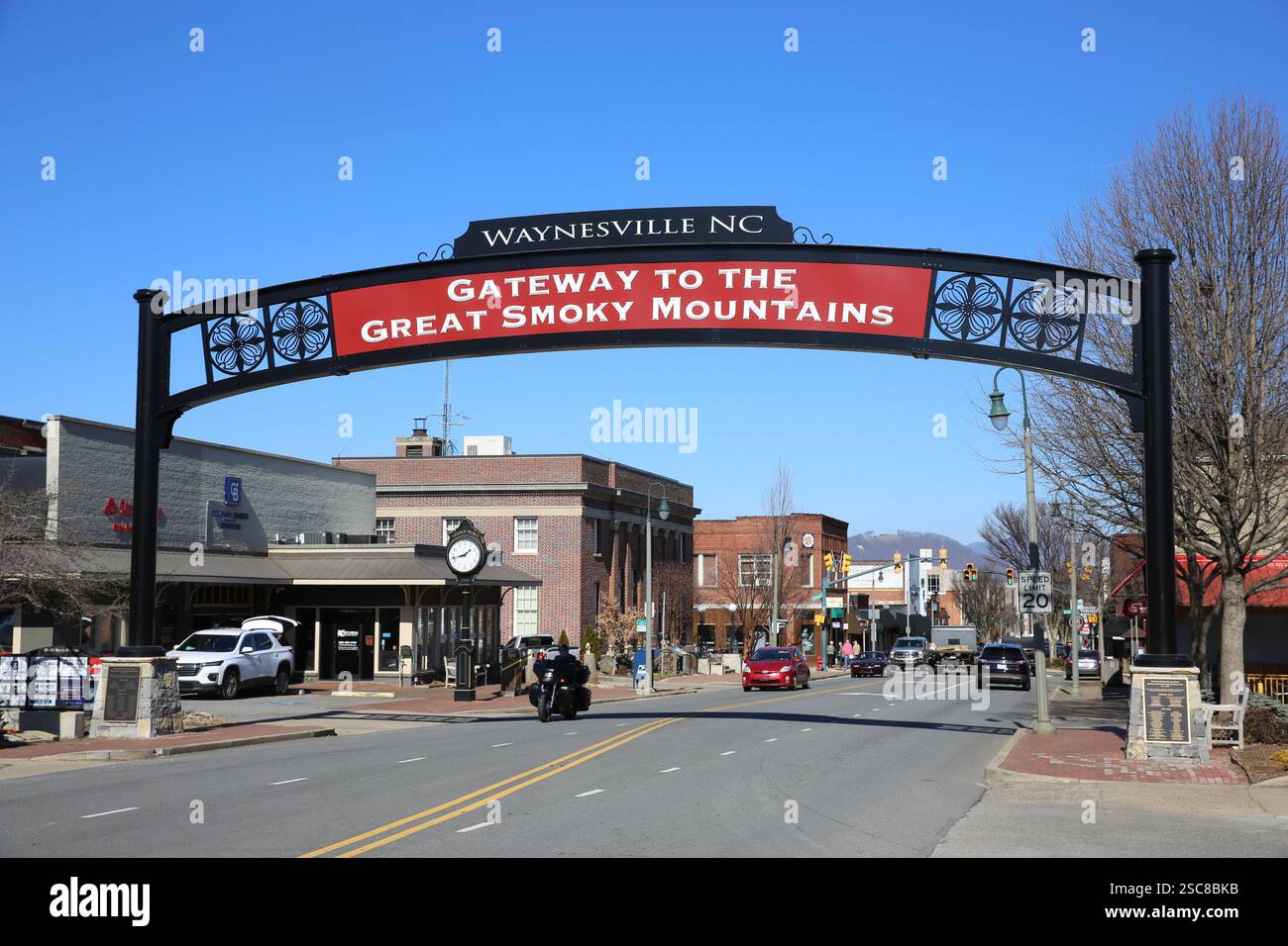 Willkommensschild in Waynesville, North Carolina, Great Smokey Mountains, dem Verwaltungssitz von Haywood County, NC. Stockfoto