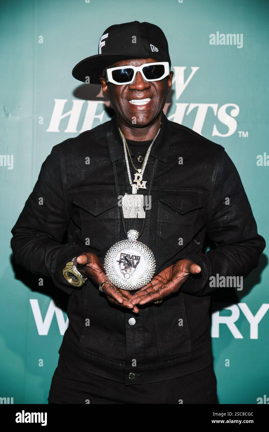New Orleans, Usa. Februar 2025. Flavor Flav läuft auf dem roten Teppich bei der New Heights House Party in der Dauphine Street vor dem Super Bowl LIX in New Orleans, Louisiana am 5. Februar 2025. (Foto: Anthony Behar/SIPA USA) Credit: SIPA USA/Alamy Live News Stockfoto