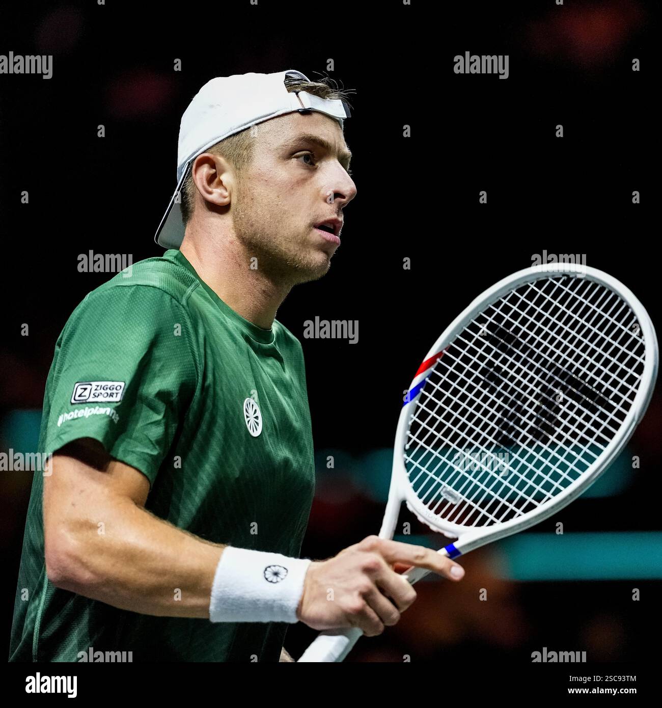 ROTTERDAM, NIEDERLANDE - 5. FEBRUAR: Tallon Griekspoorof the Netherlands reagiert in seinem Spiel in der ersten Runde der Männer-Singles gegen Matteo Berrettini aus Italien während des dritten Tages der ABN AMRO Open beim Rotterdam Ahoy am 5. Februar 2025 in Rotterdam, Niederlande. (Foto: Rene Nijhuis/MB Media) Stockfoto