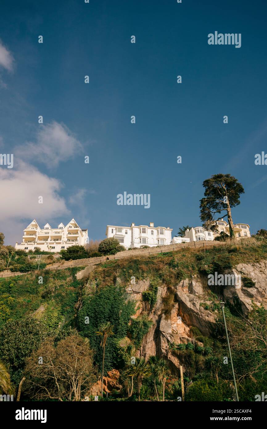 Blick auf Torquay, Deon UK mit großen Häusern auf den Klippen Stockfoto