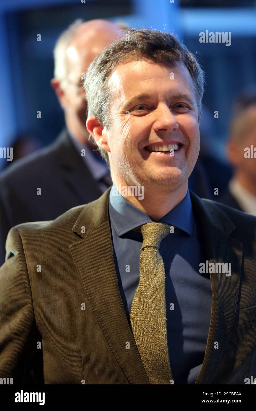 HRH der Kronprinz Frederik von Dänemark. HRH der Kronprinz nimmt an dem Symposium über arktische Konstruktion und der Einführung neuer Einrichtungen auf dem DTU Lyngby Campus Teil. DTU. Zu den neuen Einrichtungen gehören spezialisierte Laborgebäude für die Erforschung der arktischen Technologie, Geologie und Geotechnik. Neben der Initiation nimmt seine Königliche Hoheit an einem Symposium mit dem Titel „Future-Proof Arctic Construction“ Teil. Stockfoto