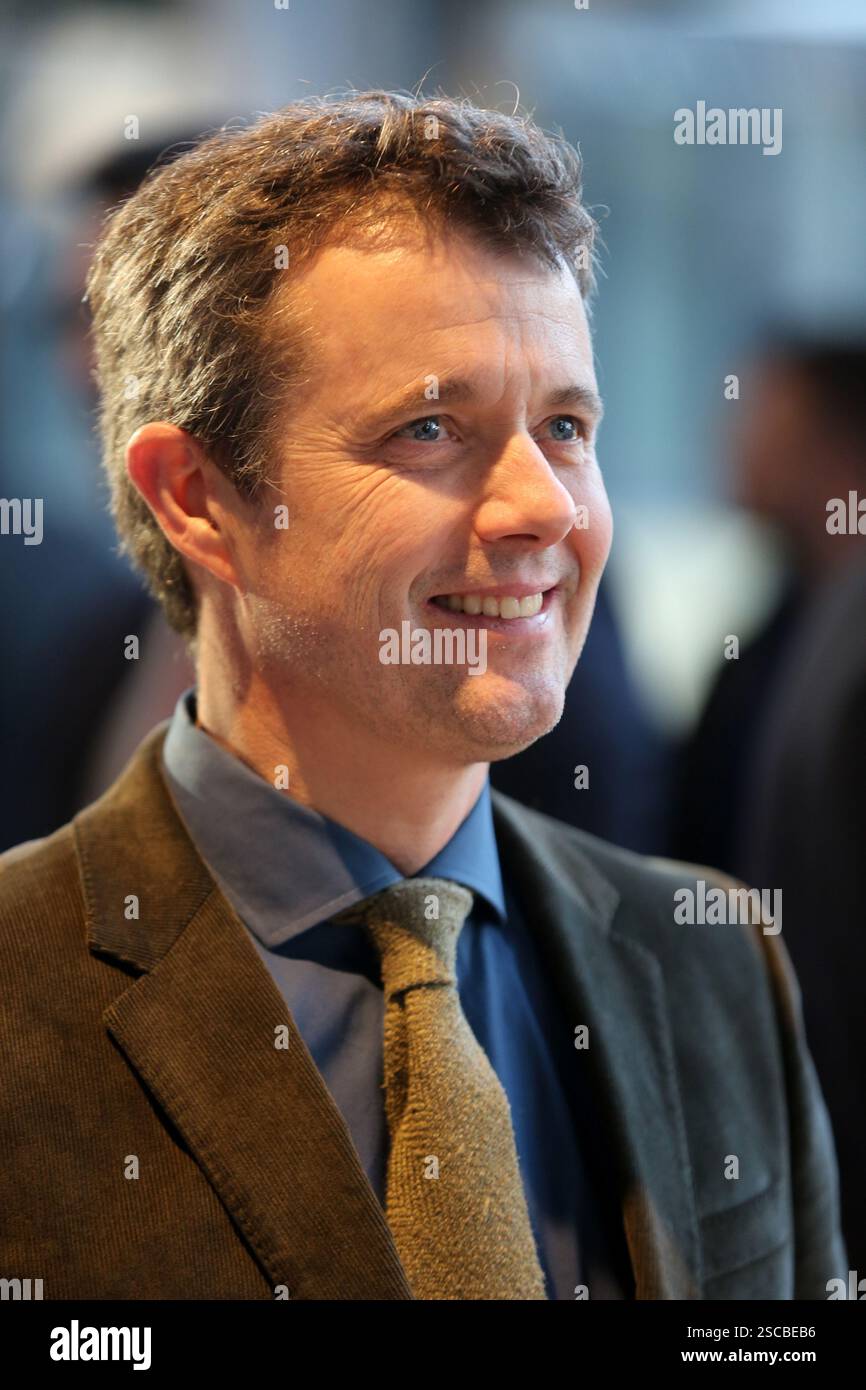 HRH der Kronprinz Frederik von Dänemark. HRH der Kronprinz nimmt an dem Symposium über arktische Konstruktion und der Einführung neuer Einrichtungen auf dem DTU Lyngby Campus Teil. DTU. Zu den neuen Einrichtungen gehören spezialisierte Laborgebäude für die Erforschung der arktischen Technologie, Geologie und Geotechnik. Neben der Initiation nimmt seine Königliche Hoheit an einem Symposium mit dem Titel „Future-Proof Arctic Construction“ Teil. Stockfoto