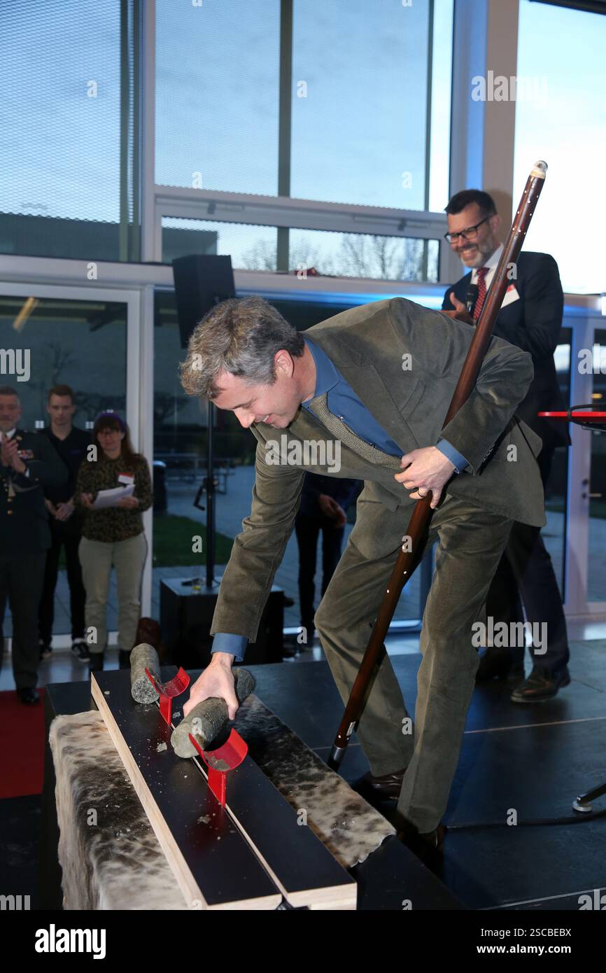 HRH der Kronprinz Frederik von Dänemark. HRH der Kronprinz nimmt an dem Symposium über arktische Konstruktion und der Einführung neuer Einrichtungen auf dem DTU Lyngby Campus Teil. DTU. Zu den neuen Einrichtungen gehören spezialisierte Laborgebäude für die Erforschung der arktischen Technologie, Geologie und Geotechnik. Neben der Initiation nimmt seine Königliche Hoheit an einem Symposium mit dem Titel „Future-Proof Arctic Construction“ Teil. Stockfoto