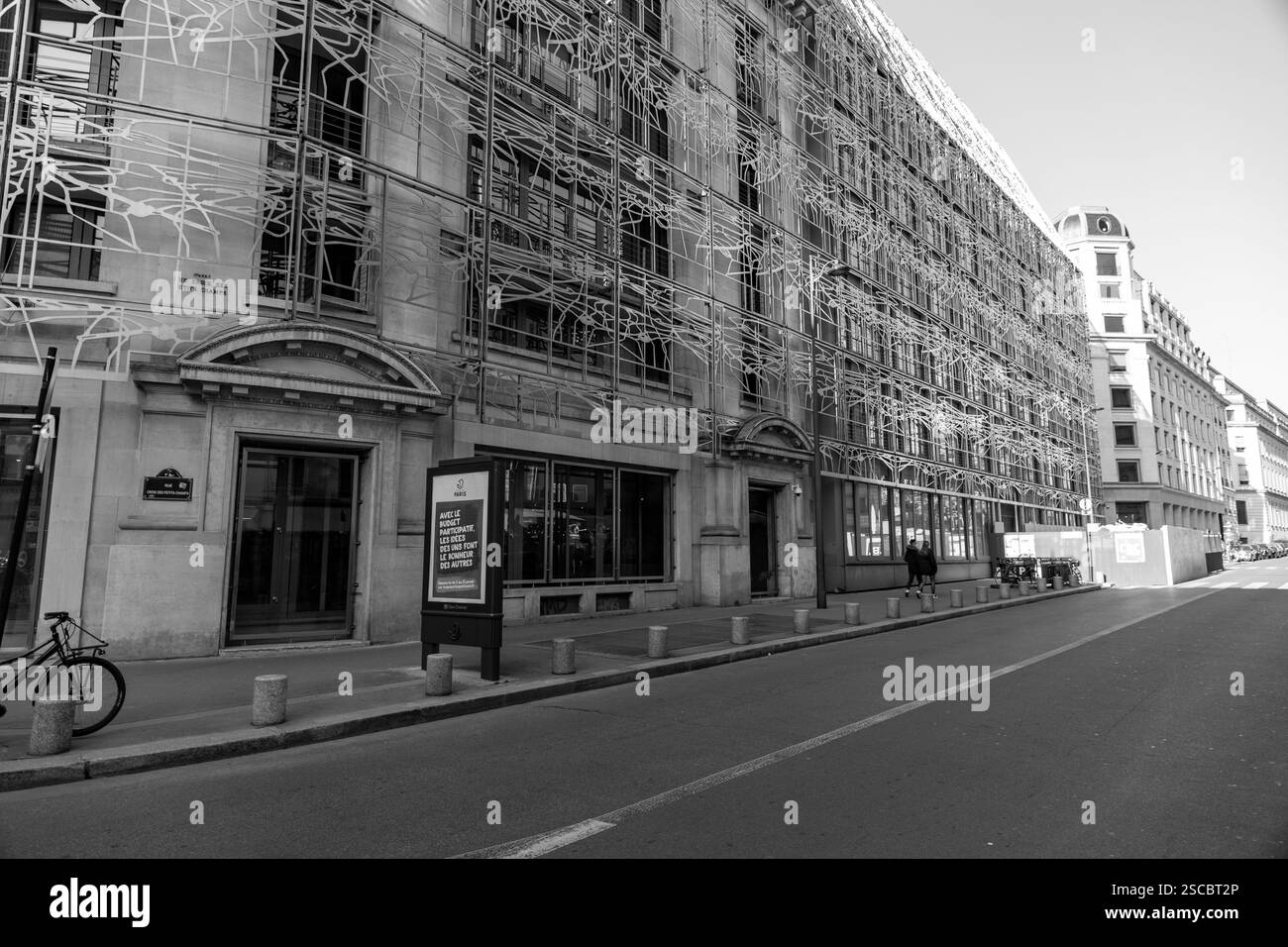 Paris, Frankreich - 24. Januar 2022: Modernes Äußeres des Ministeriums für Kultur im 1. Arrondissement von Paris, Frankreich. Stockfoto