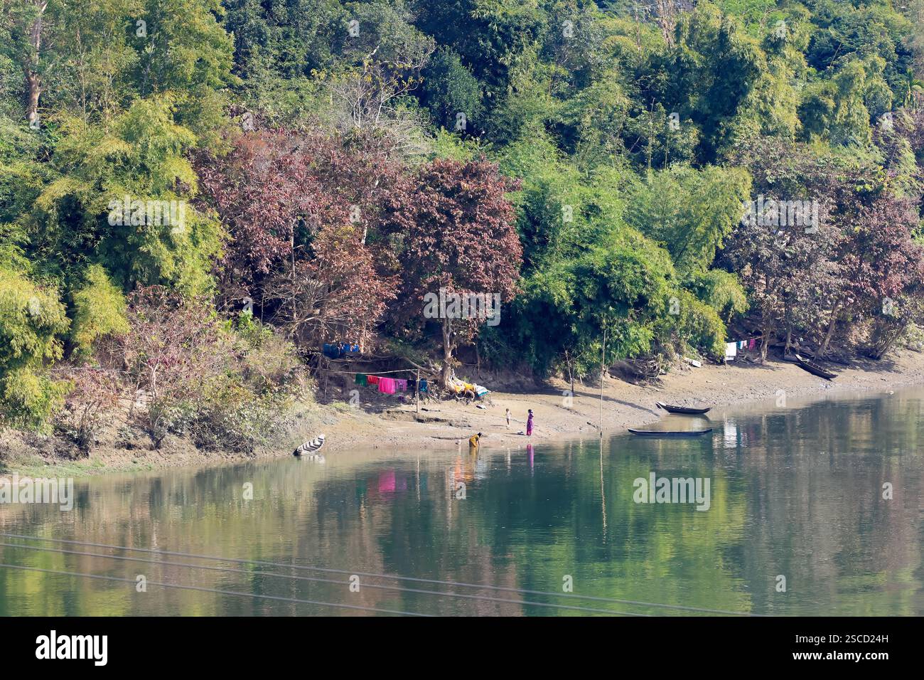Wunderschöne Landschaft des Kaptai-Sees. Dieses Foto wurde von Rangamati, Chittagong, Bangladesch gemacht. Stockfoto