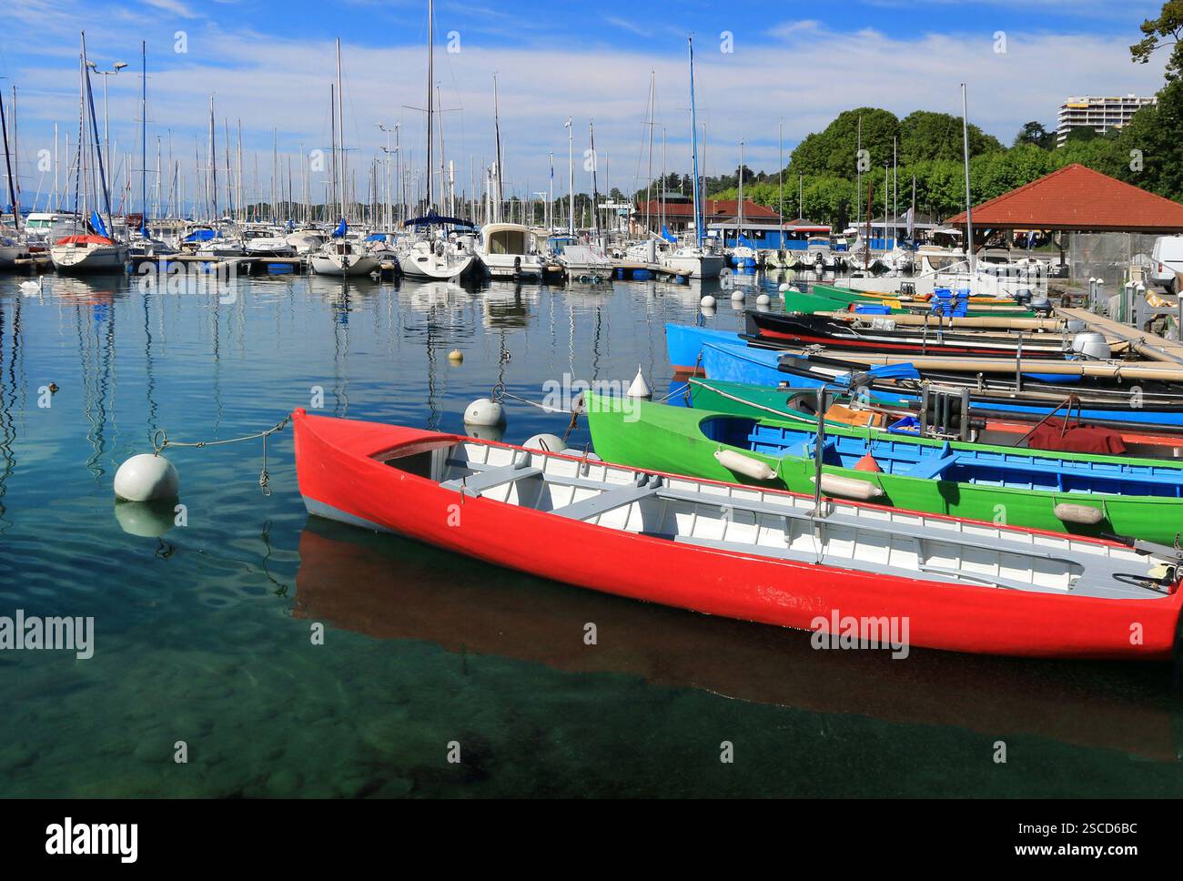 Der Hafen von Thonon am Ufer des Genfer Sees. Stockfoto