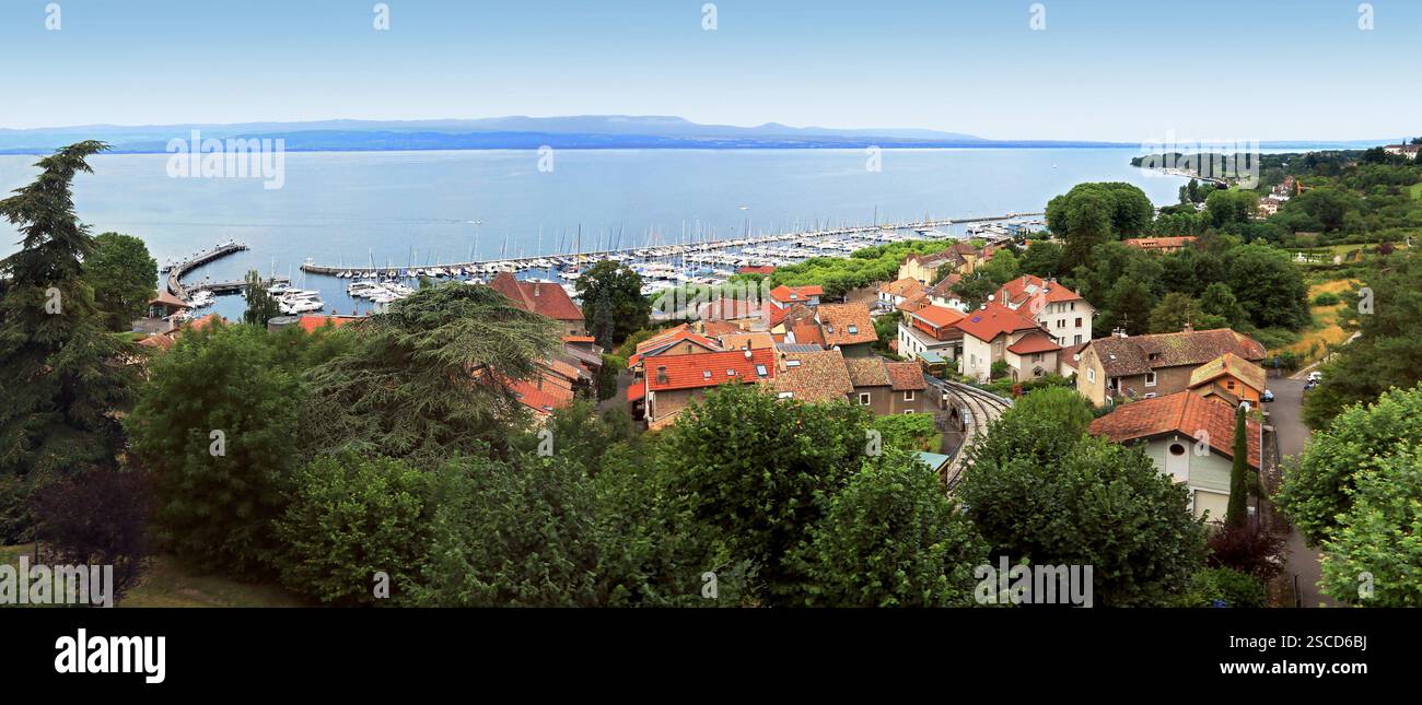 Der Hafen von Thonon am Ufer des Genfer Sees. Stockfoto