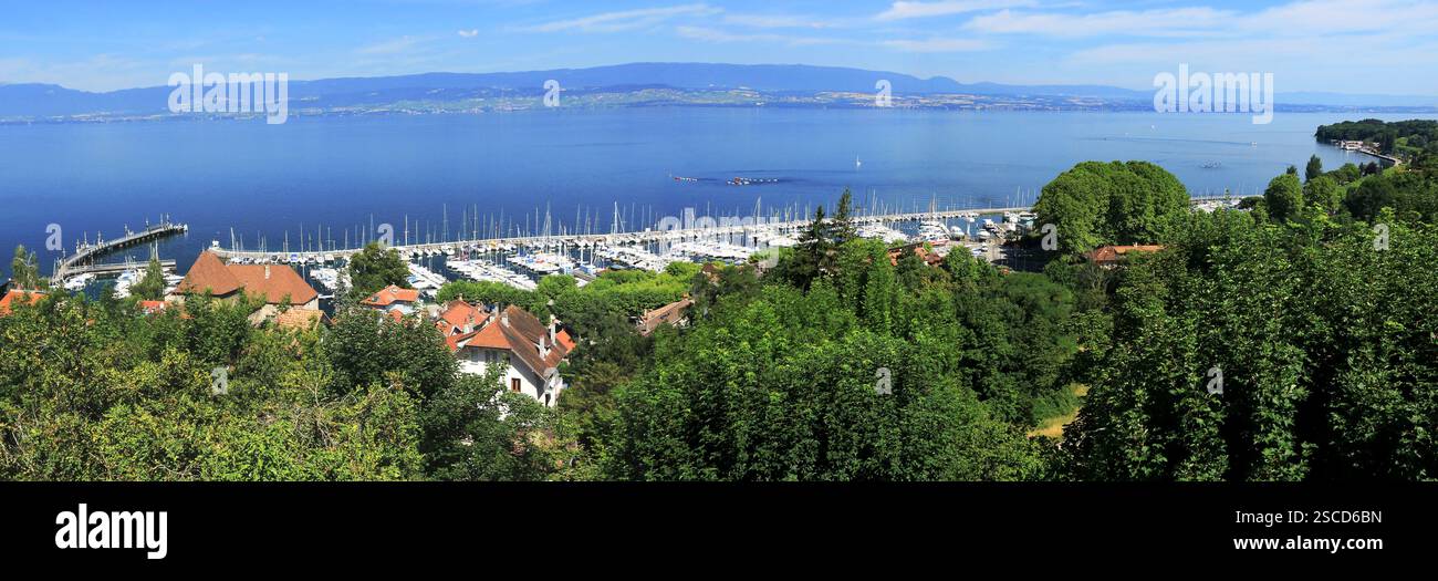 Der Hafen von Thonon am Ufer des Genfer Sees. Stockfoto
