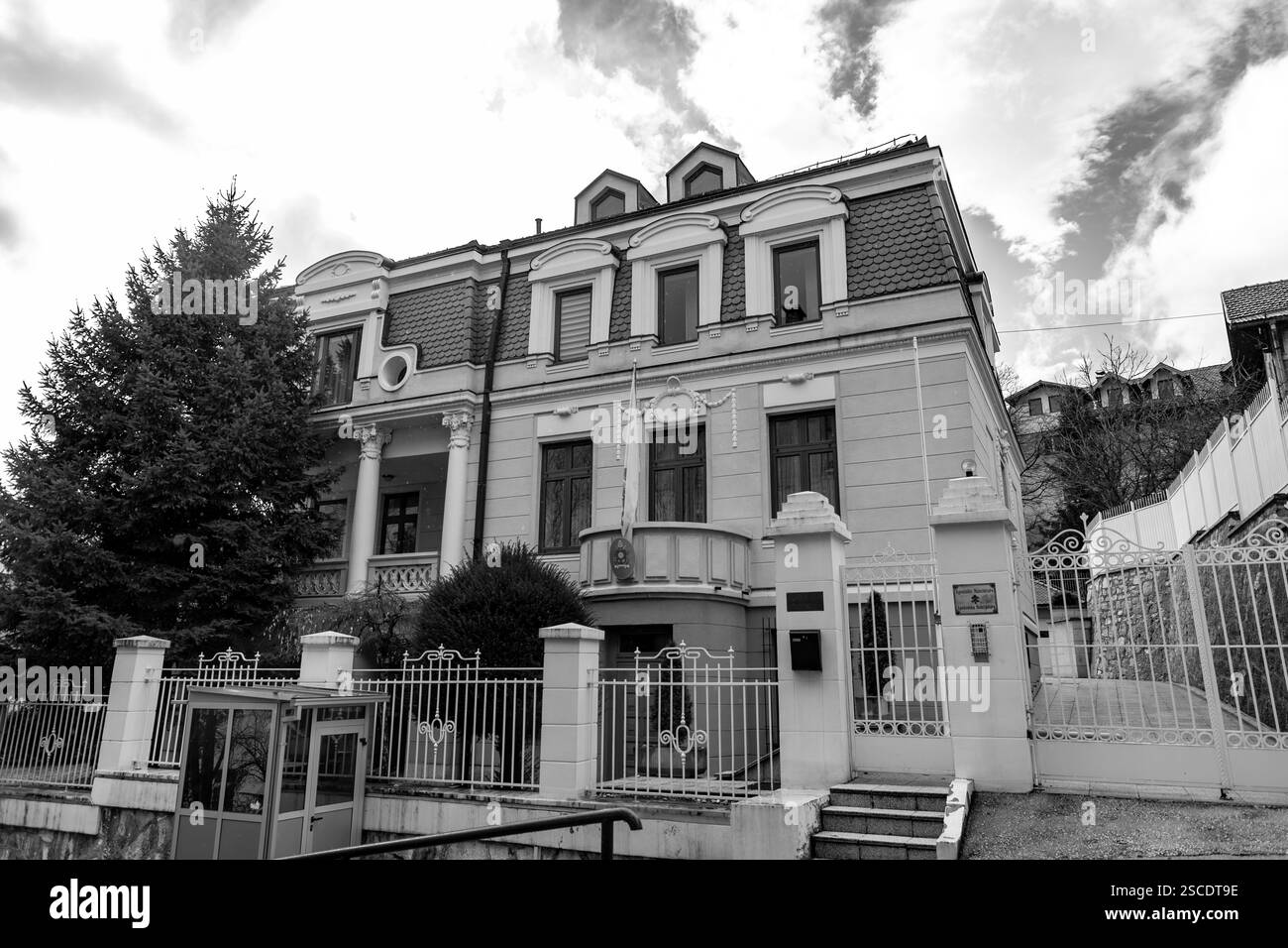 Sarajevo – BiH – 11. Februar 2024: Die Apostolische Nunziatur ist die diplomatische Mission des Heiligen Stuhls in Bosnien und Herzegowina. Sie befindet sich in Sarajevo Stockfoto