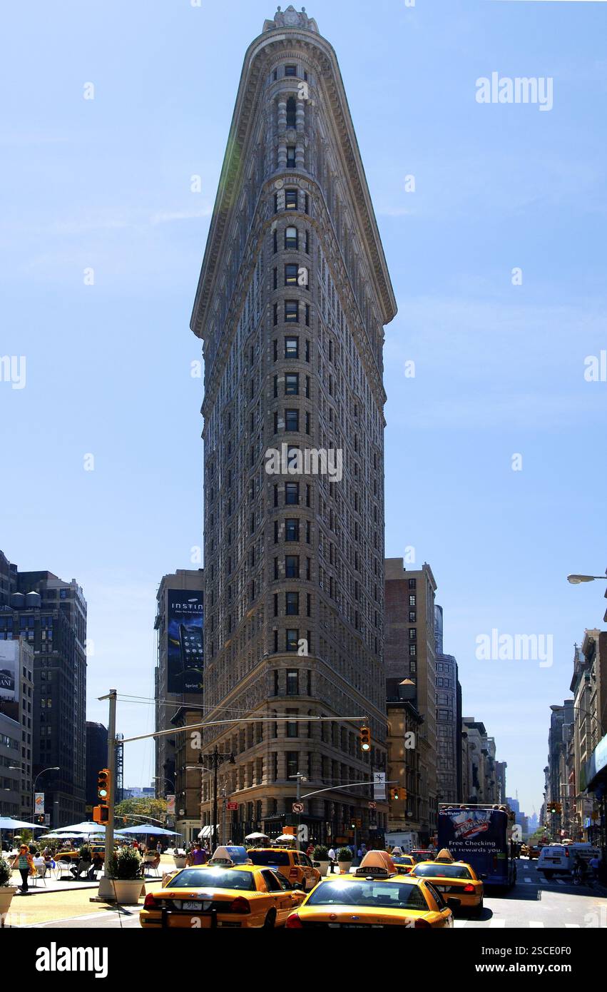 Das 1902 erbaute Flatiron Building ist der älteste Wolkenkratzer in New York City, USA, Nordamerika Stockfoto Das 1902 erbaute Flatiron Building ist der älteste Wolkenkratzer in New York City, USA, Nordamerika Stockfoto