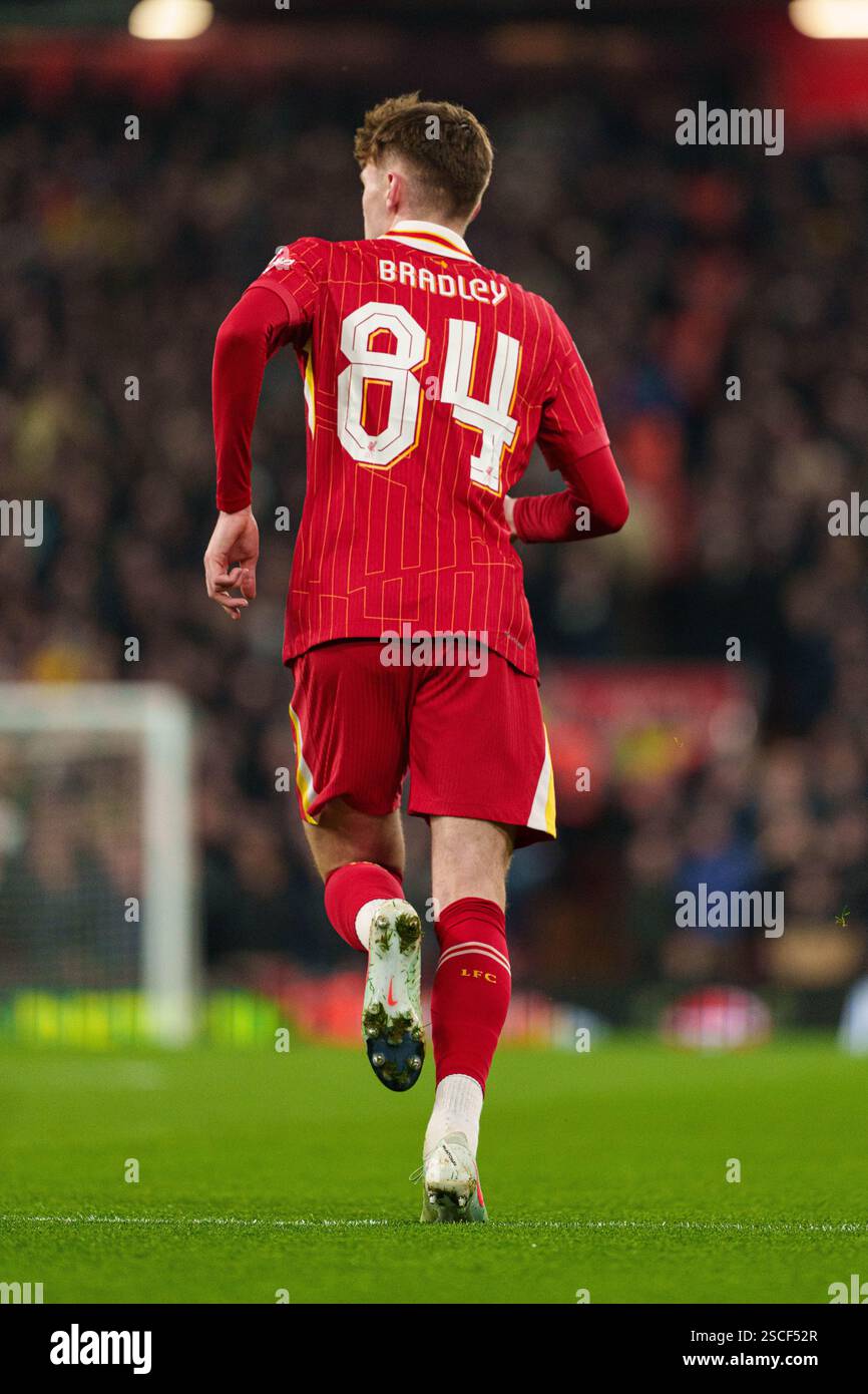 Liverpool Conor Bradley im Carabao Cup Halbfinale im zweiten Leg zwischen Liverpool und Tottenham Hotspur am Donnerstag, den 6. Februar 2025, in Anfield, Liverpool. (Foto: Steven Halliwell | MI News) Credit: MI News & Sport /Alamy Live News Stockfoto