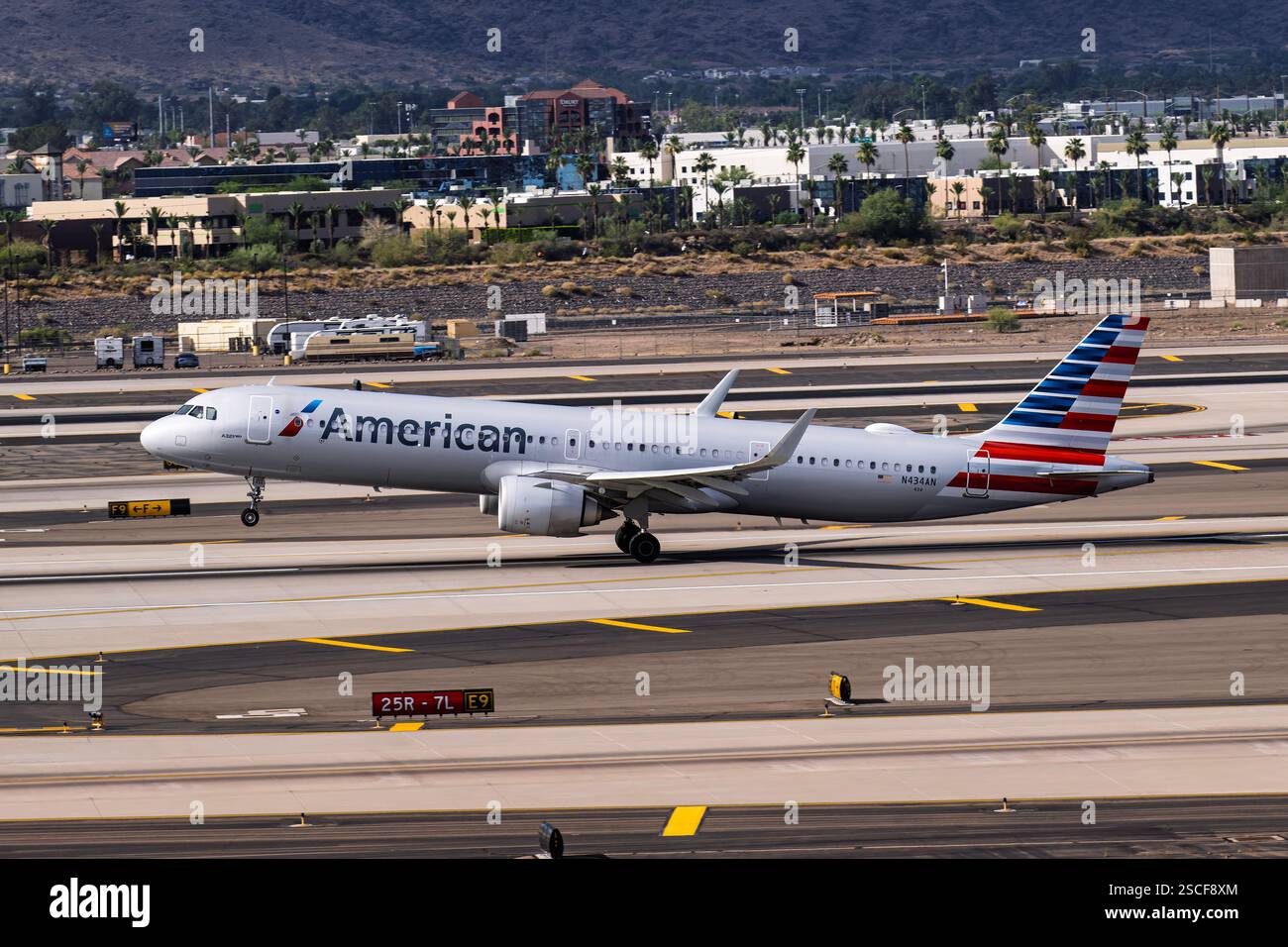 Sky Harbor International Airport 5-4-2024 Phoenix, AZ USA American Airlines Airbus A321neo N434AN Abfahrt ab 7L am Phoenix Sky Harbor International Stockfoto