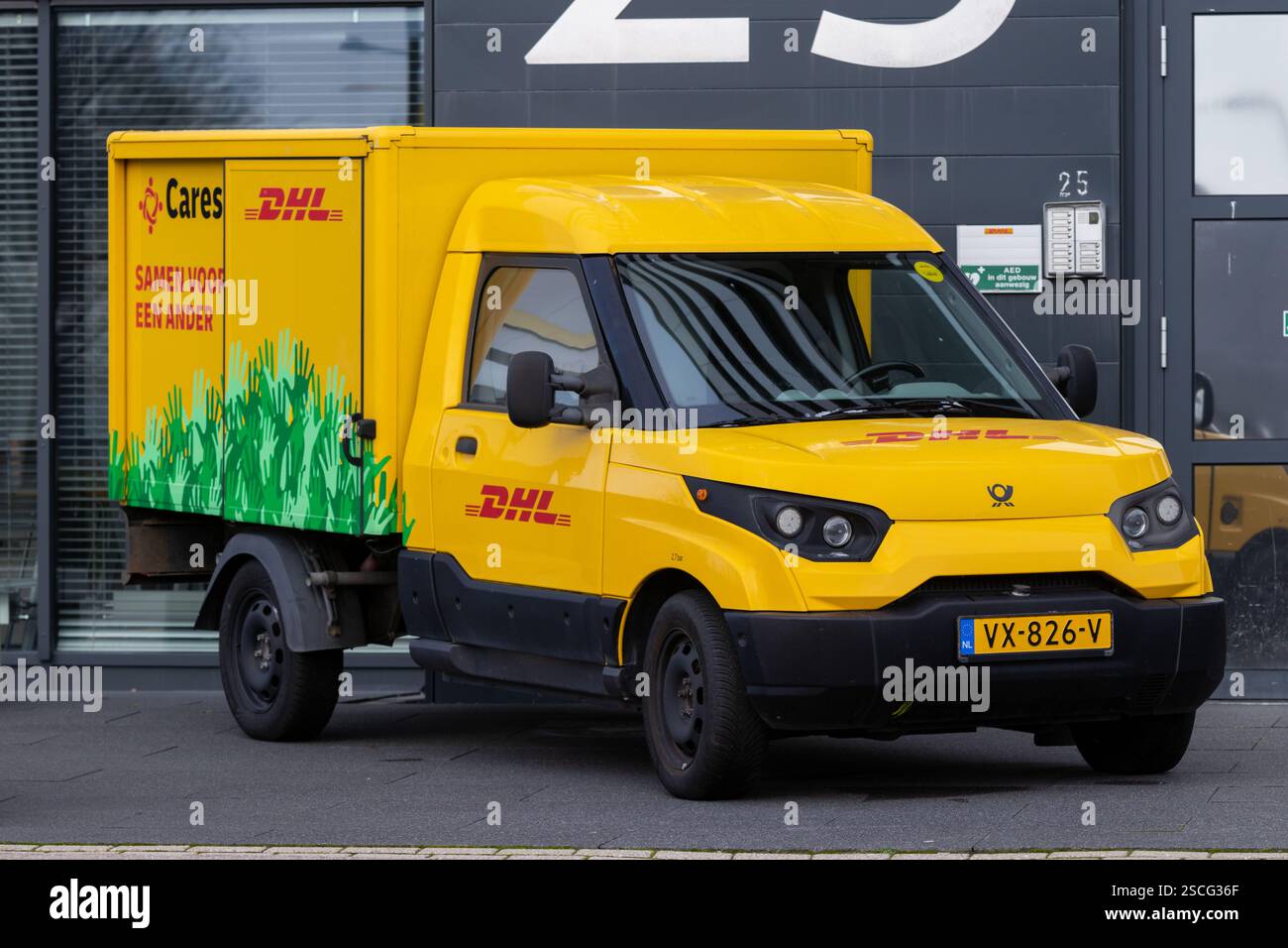 StreetScooter Arbeit von Deutsche Post DHL. StreetScooter ist ein Hersteller von Elektrofahrzeugen und gehört der Deutschen Post DHL Group. Stockfoto