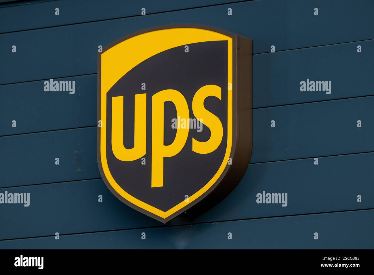 UPS ist das weltweit führende Unternehmen für die Paketzustellung und ein führender Anbieter von Lösungen für das globale Supply Chain Management. Stockfoto