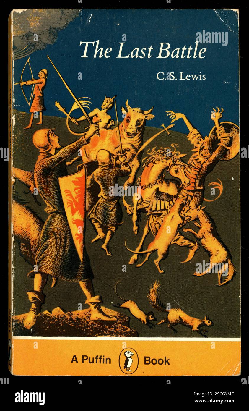 Gut gelesene Vintage-Kopie des populären klassischen Kinderpaperback-Buches „The Last Battle“ von C S. Lewis, illustriert von Pauline Baynes, Chronicles of Nania Book 7, erstmals veröffentlicht 1956 diese Ausgabe erschien 1976, Großbritannien Stockfoto