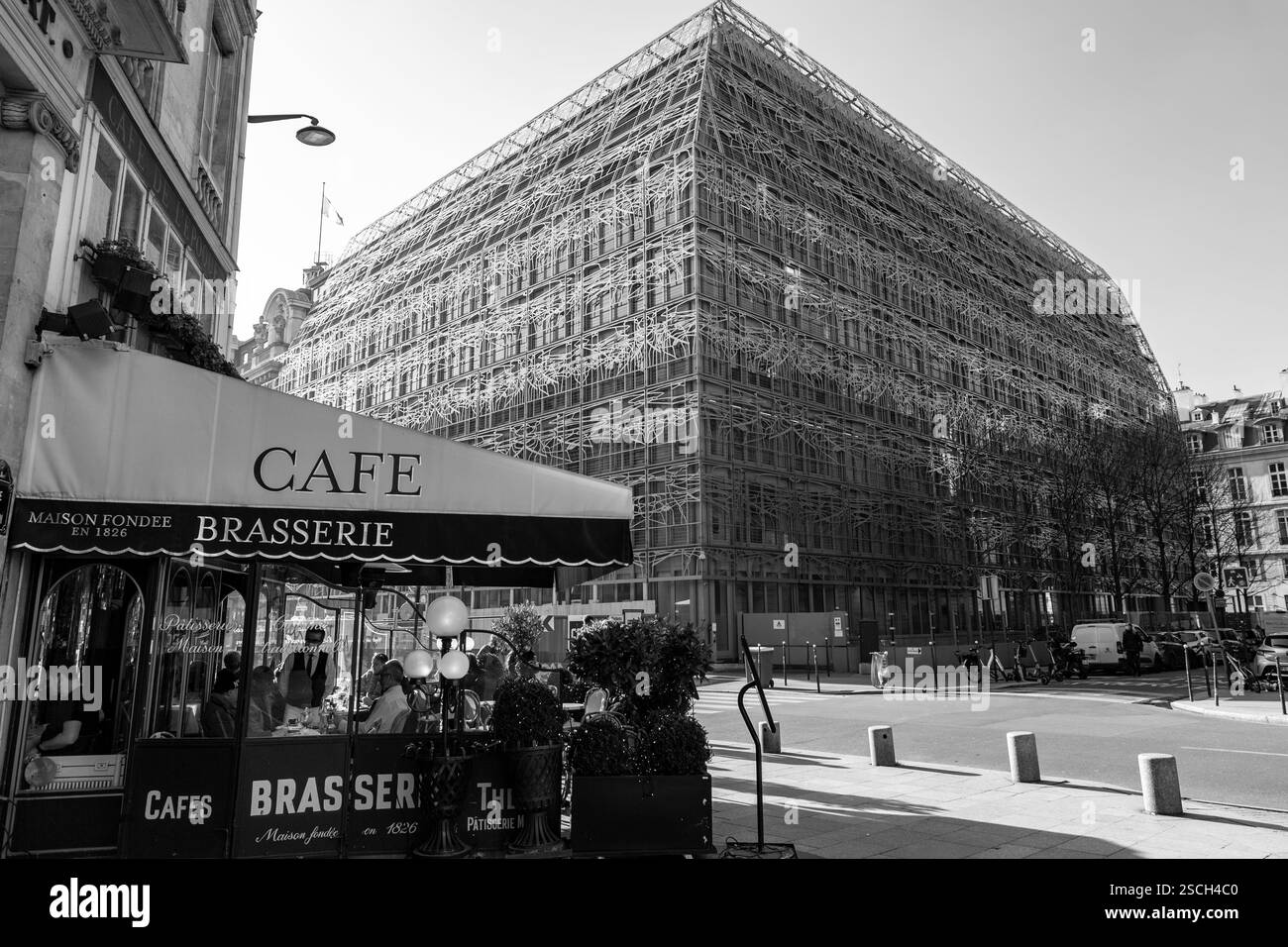 Paris, Frankreich - 24. Januar 2022: Modernes Äußeres des Ministeriums für Kultur im 1. Arrondissement von Paris, Frankreich. Stockfoto