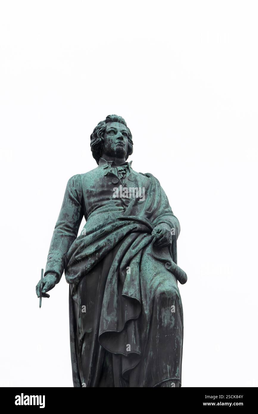 Salzburg, Österreich- - 25. August 2024: Mozartstatue am Mozartplatz in Salzburg in Österreich Stockfoto