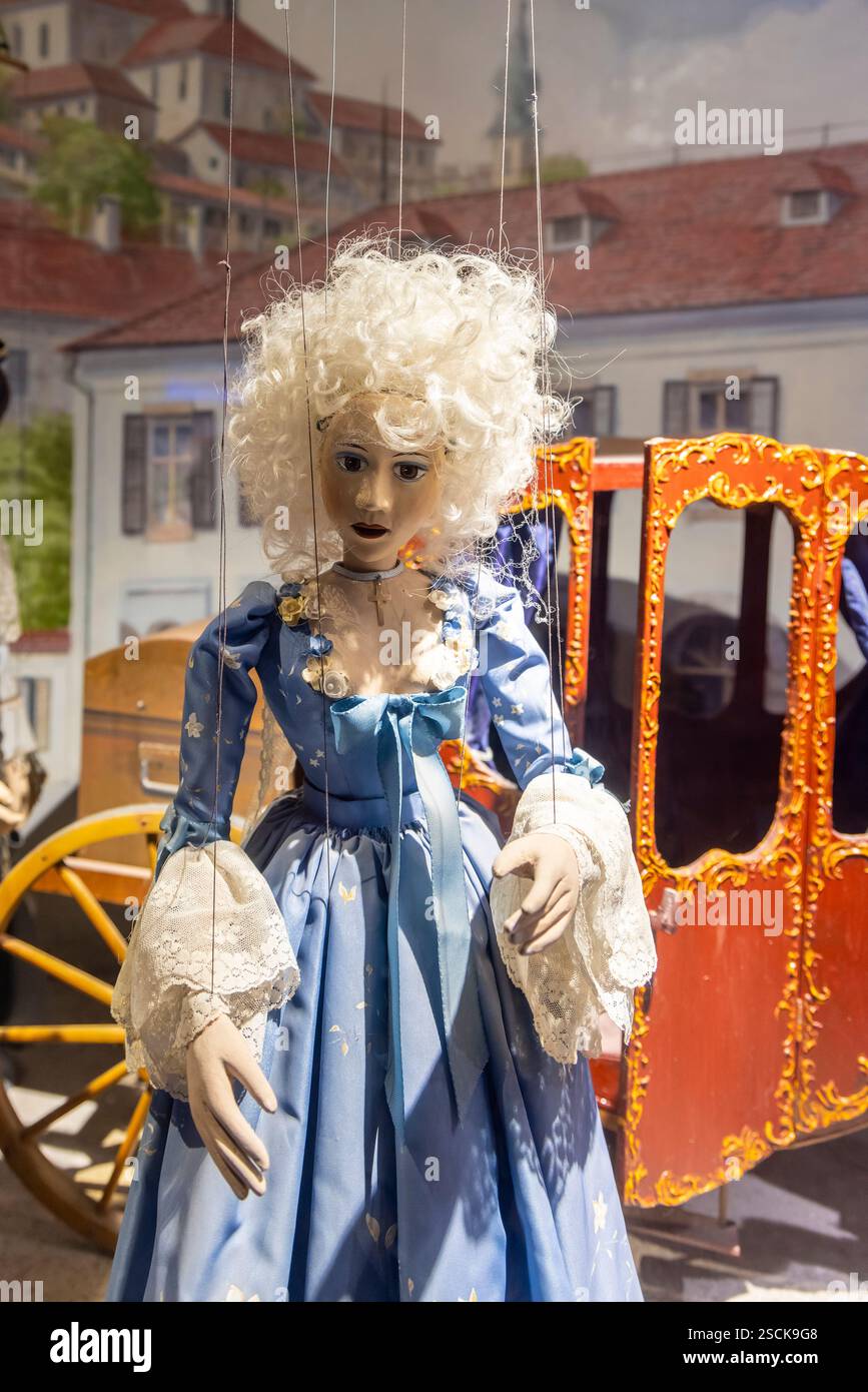 Salzburg, Österreich- - 25. August 2024: Historische Marionettenfiguren im Marionettenmuseum Salzburg in Österreich Stockfoto