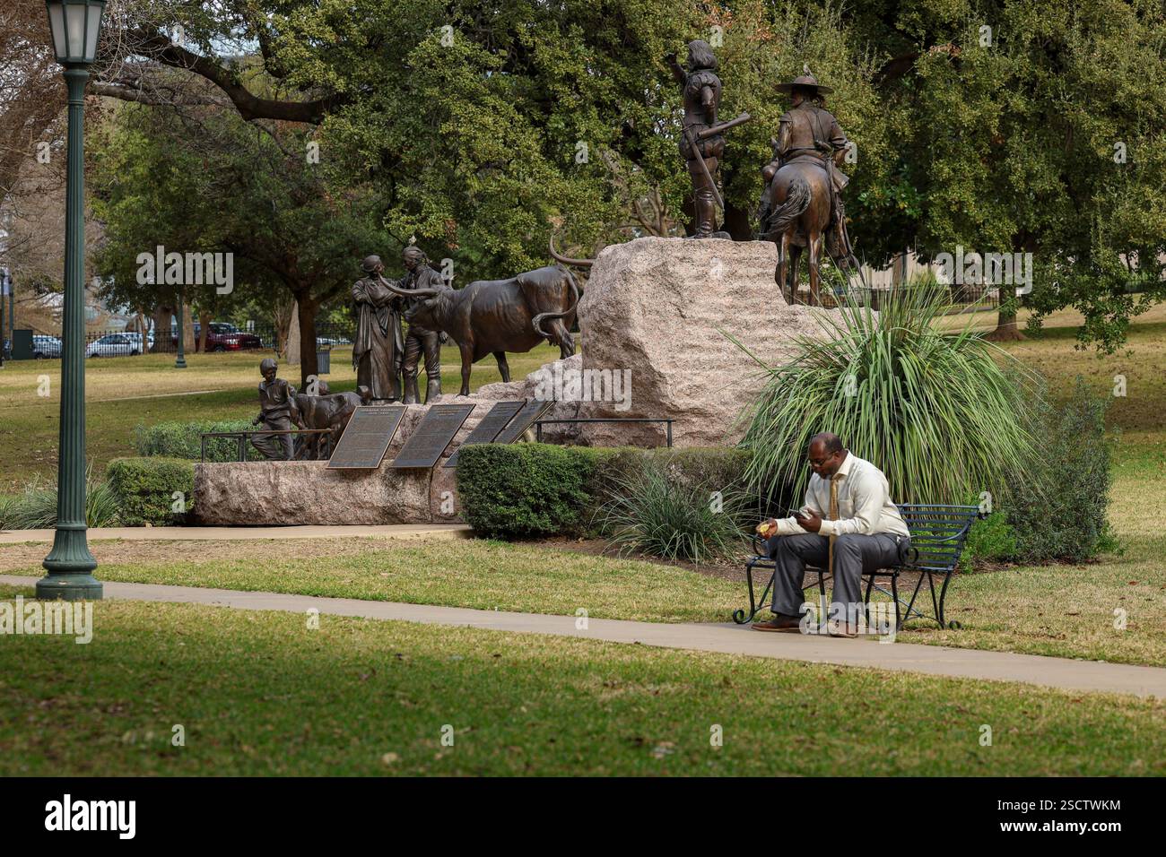 Leute, die die Straße in Austin Texas überqueren Stockfoto