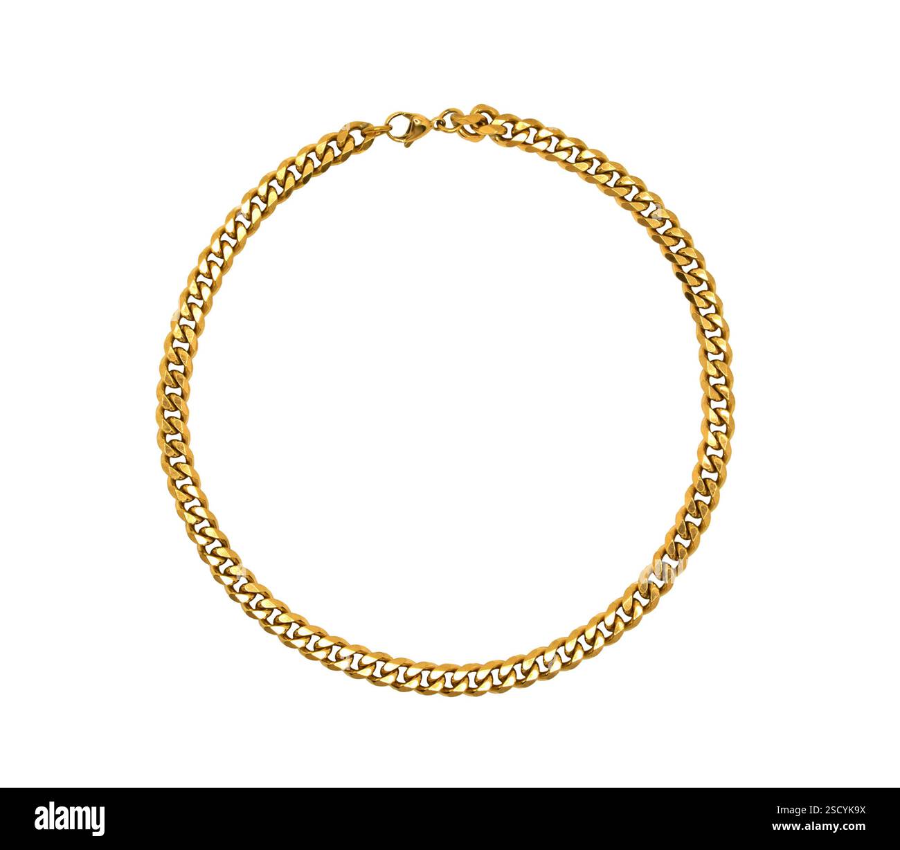 Rundes, grobes Goldarmband oder Halskette isolierter Ausschnitt auf weiß Stockfoto