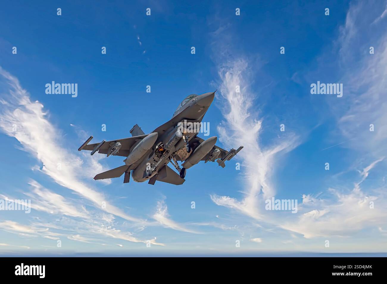 F-16 Fighting Falcon von der 162nd Wing Arizona National Guard am Tucson International Airport landet nach einer Trainingsmission Stockfoto
