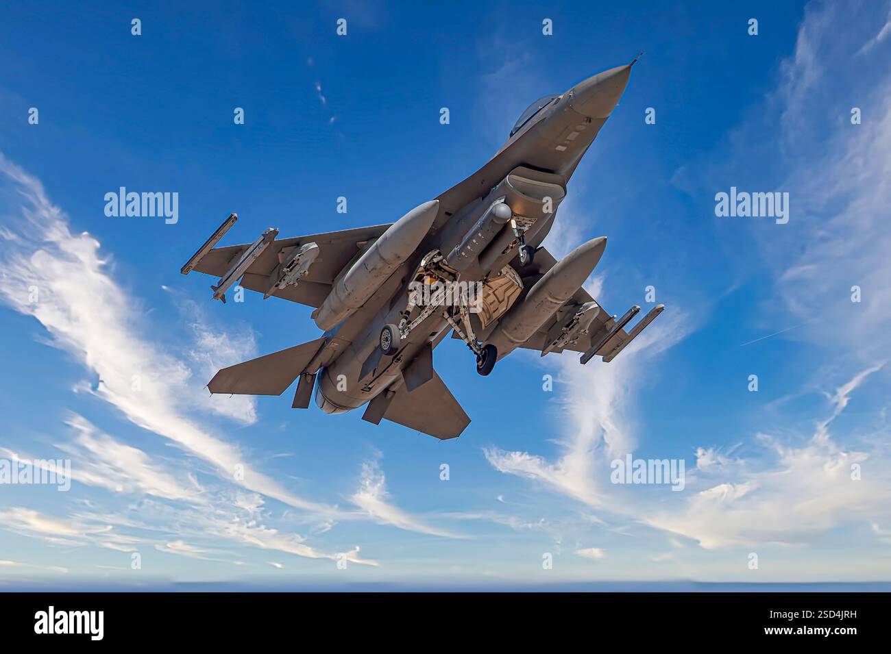 F-16 Fighting Falcon von der 162nd Wing Arizona National Guard am Tucson International Airport landet nach einer Trainingsmission Stockfoto