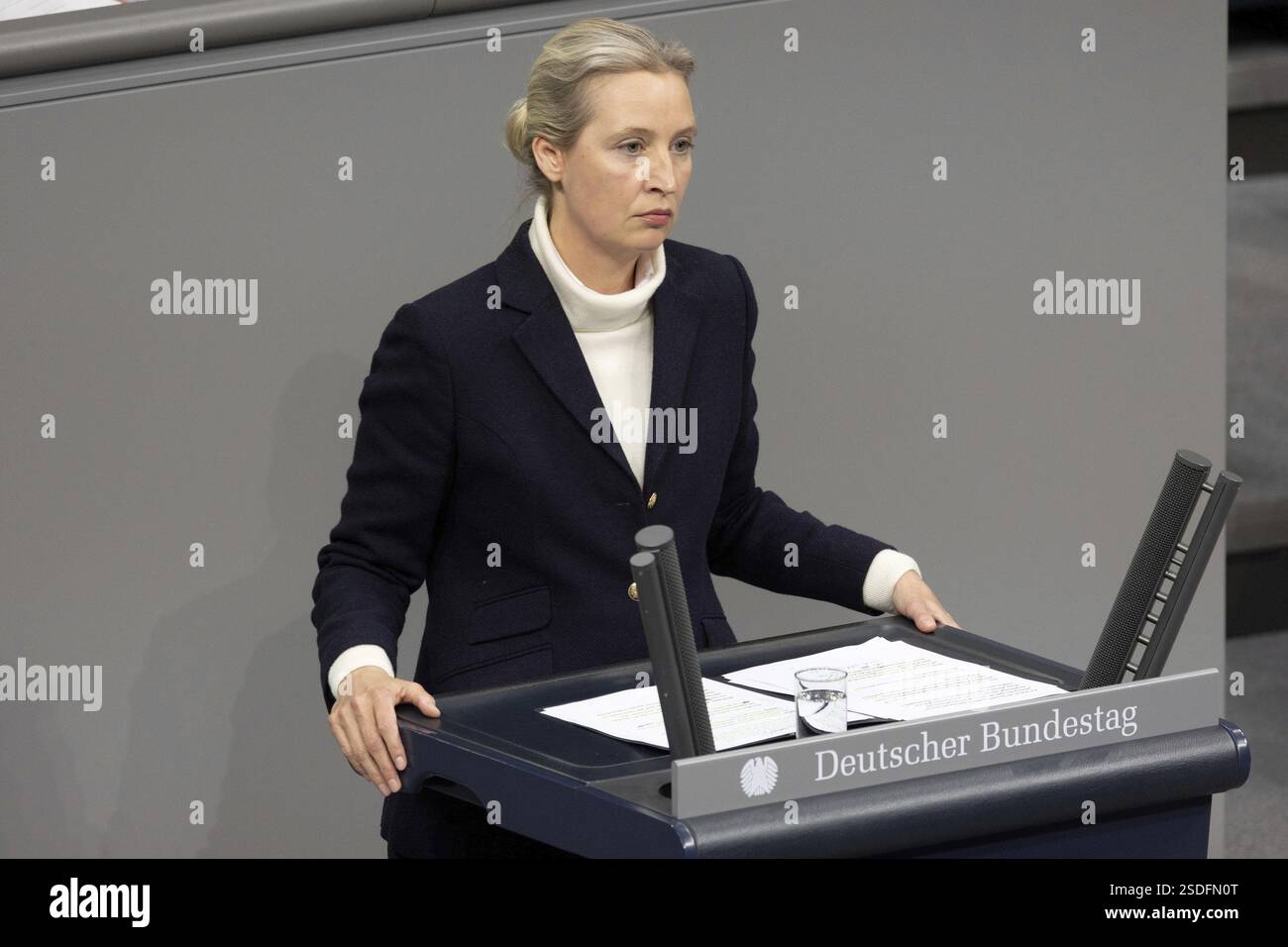 Alice Weidel (AfD) während einer Bundestagsdebatte zu einer Regierungserklärung zu innenpolitischen Fragen im Deutschen Bundestag, Berlin, 29. Januar 2025 Frie Stockfoto