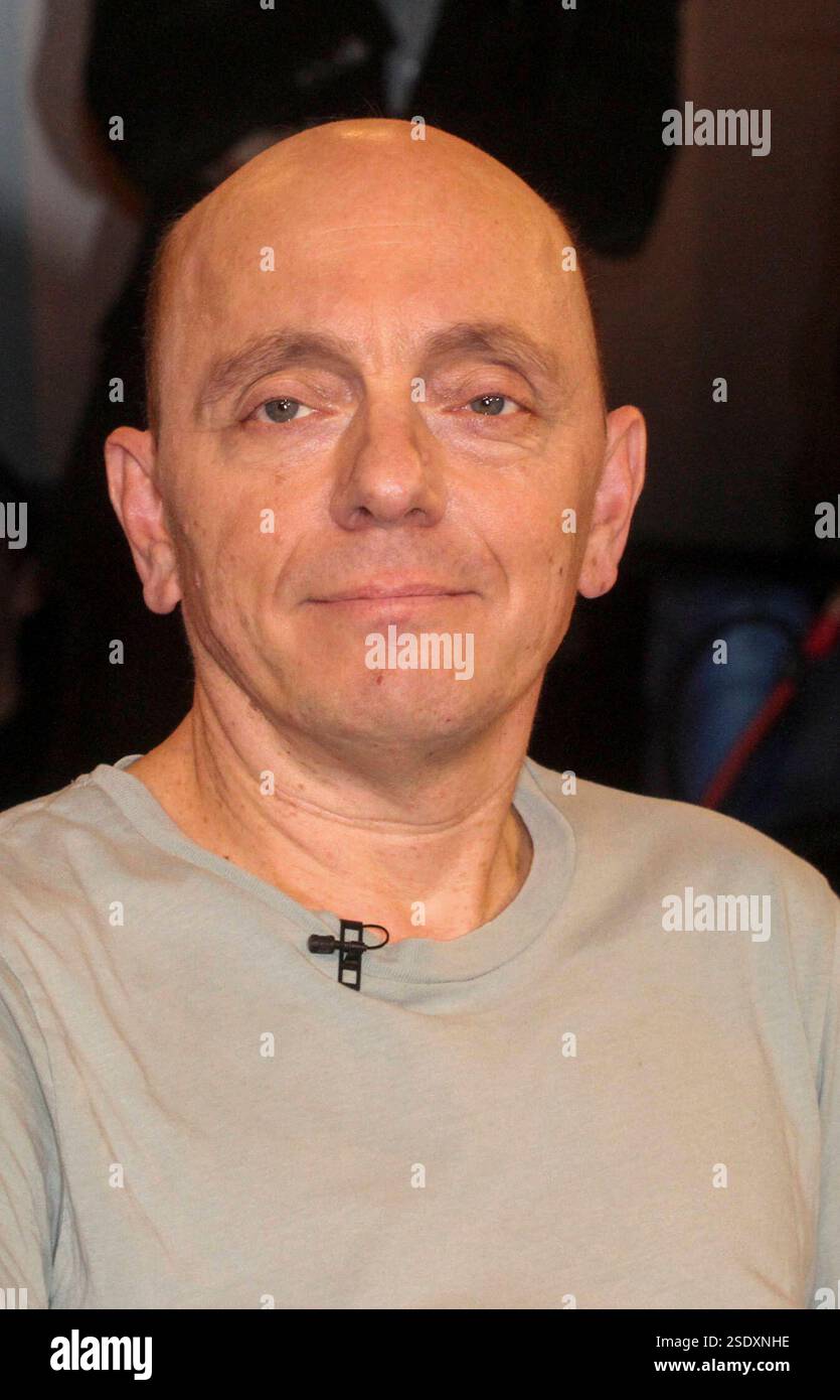 Bernhard Hoecker deutscher Schauspieler, Komiker und Moderator zu Gast in der NDR Talkshow aus dem NDR 3 Studio am 07.Februar 2025 in Hamburg HH Deutschland *** Bernhard Hoecker deutscher Schauspieler, Komiker und Moderator als Gast in der NDR Talkshow aus dem NDR 3 Studio am 07.Februar 2025 in Hamburg HH Deutschland Stockfoto