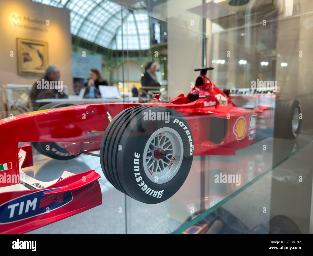 Das rote Rennauto zeigt auf der Urban-Ausstellung ein kompliziertes Design Stockfoto