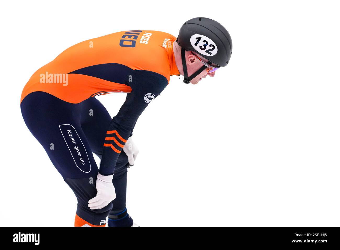 Tilburg, Niederlande. Februar 2025. TILBURG, NIEDERLANDE - 8. FEBRUAR: Sven Roes of Netherlands während der ISU World Tour 2024-2025 im IJsportcentrum am 8. Februar 2025 in Tilburg, Niederlande (Foto: Douwe Bijlsma/Orange Pictures) Credit: Orange Pics BV/Alamy Live News Stockfoto
