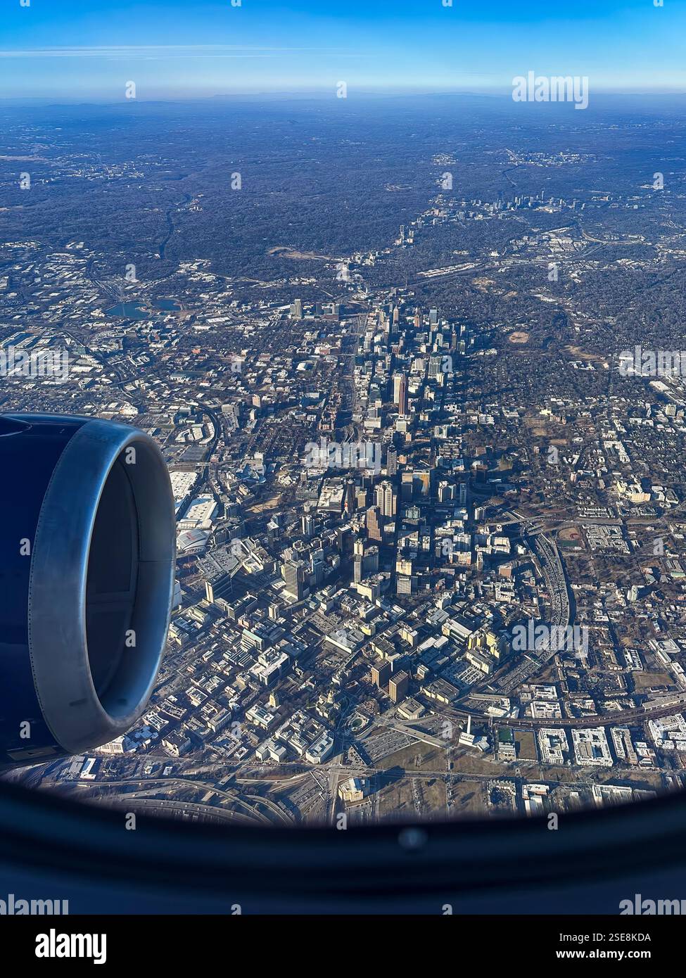 Luftaufnahme der Innenstadt von Atlanta, Georgia. - Smartphone-aufgenommenes Stockfoto