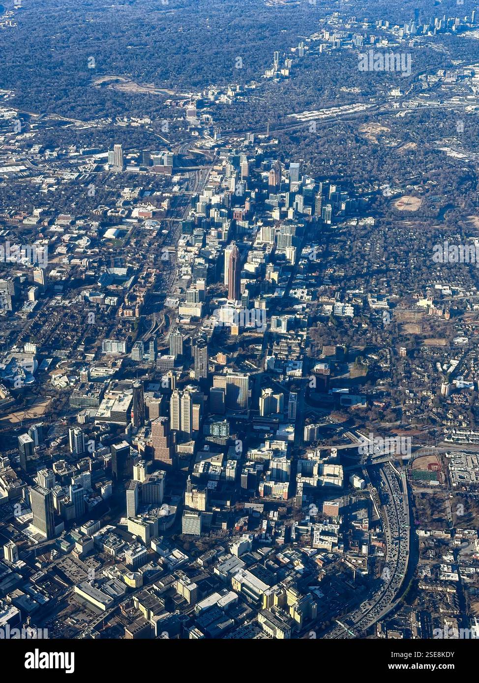 Luftaufnahme der Innenstadt von Atlanta, Georgia. - Smartphone-aufgenommenes Stockfoto