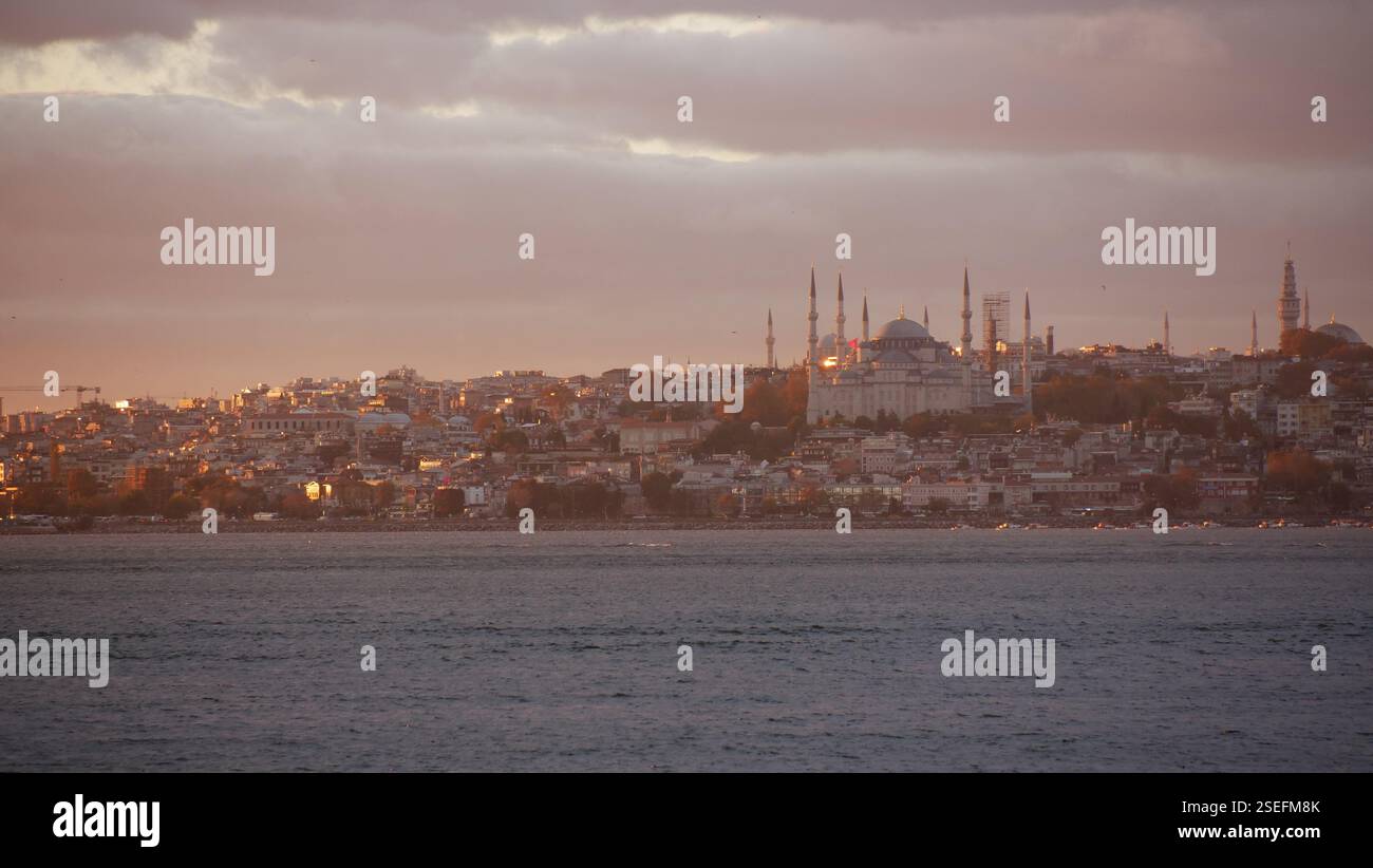 Istanbuler Landschaft mit blauer Moschee Stockfoto