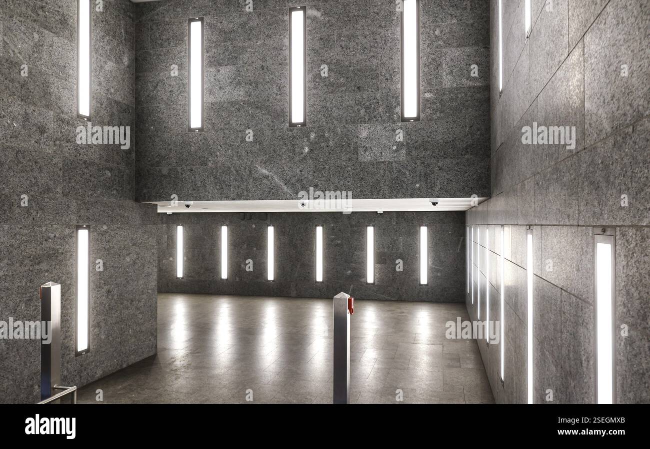 Tunnel U-Bahn zur U-Bahnstation Museumsinsel beleuchtet mit LED-Licht, Berlin, 07.02.2025, Berlin, Berlin, Deutschland, Europa Stockfoto