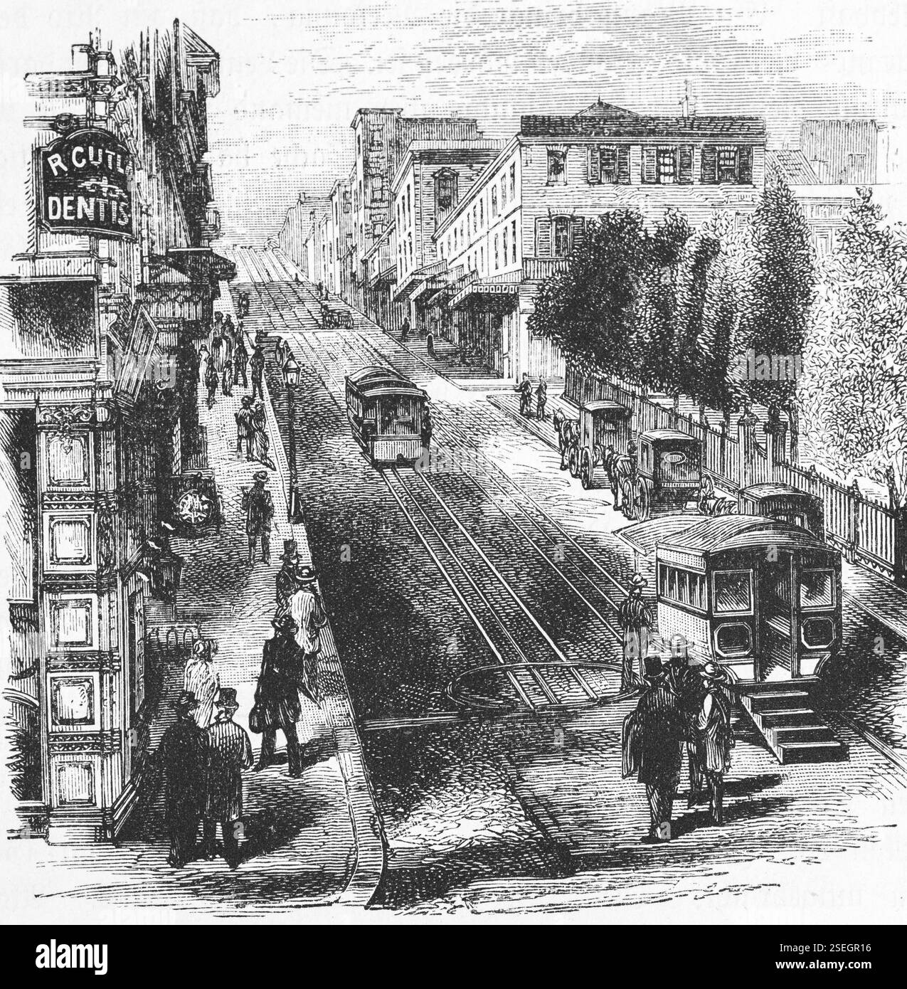 Die San Francisco Cable Cars, die berühmte Cable Tram in San Francisco, steile Straße, Pferdekutschen, Gebäude auf beiden Seiten, Fußgänger, trave Stockfoto