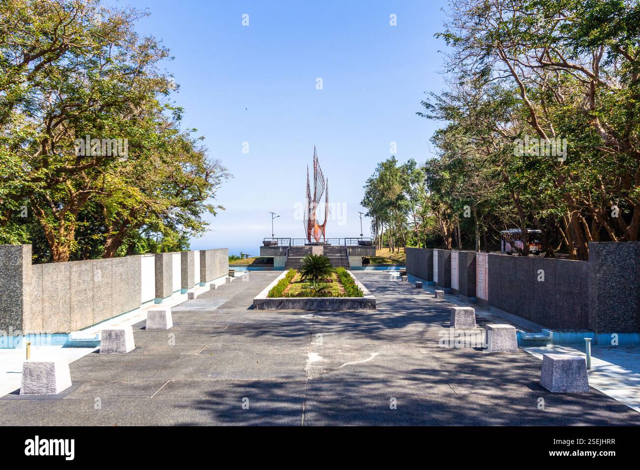 Stahlskulptur Eternal Flame of Freedom war Mahnmal für Freiheit und Freiheit auf den Philippinen von Corregidor Island Stockfoto