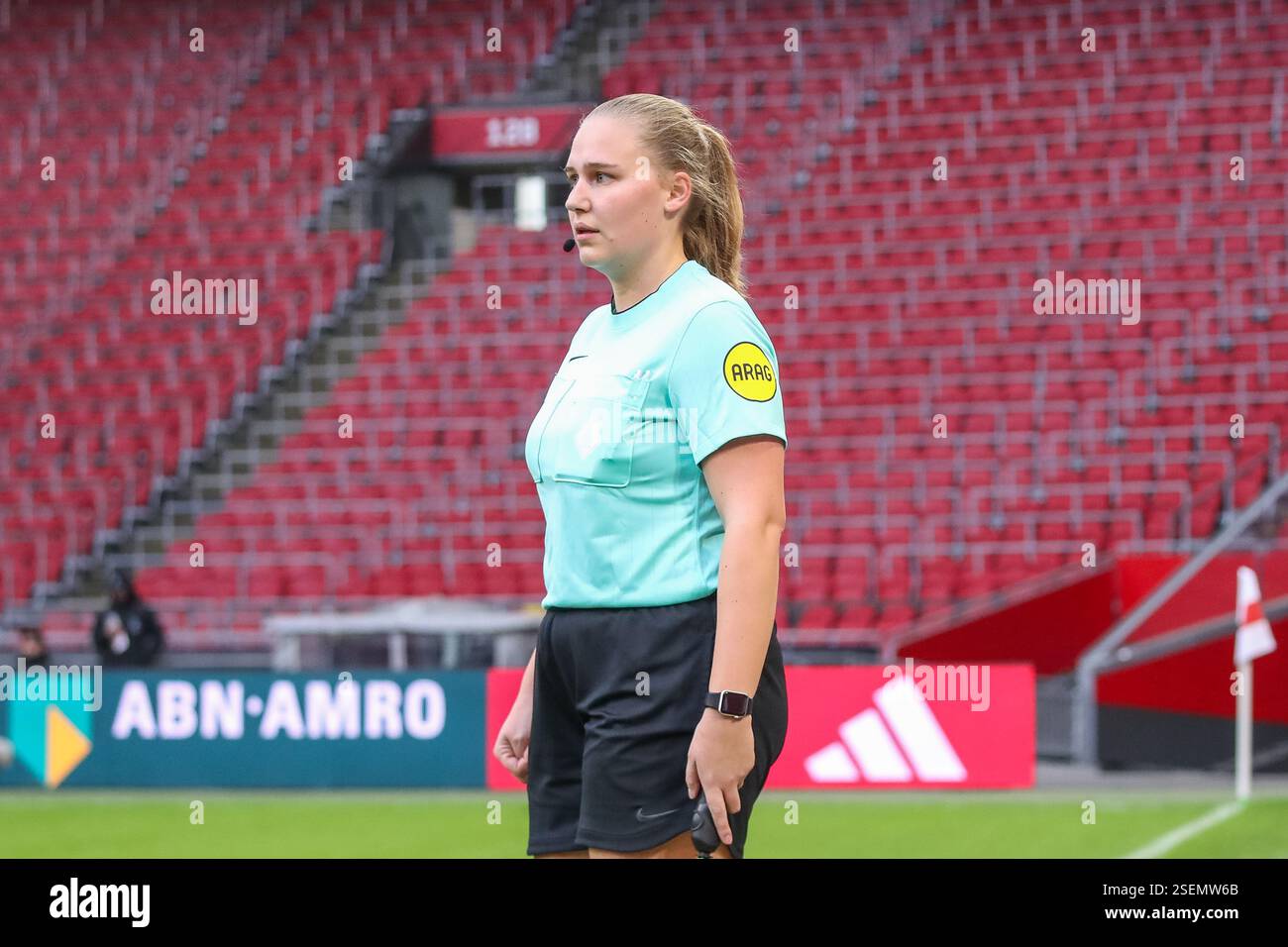 Amsterdam, Niederlande. Februar 2025. AMSTERDAM, NIEDERLANDE - 8. FEBRUAR 2025: Während eines niederländischen Azerion Women's Eredivisie-Spiels zwischen Ajax und Feyenoord in der Johan Cruijff Arena am 8. Februar 1999 in Amsterdam. (Foto von Leiting Gao/Orange Pictures) Credit: Orange Pics BV/Alamy Live News Stockfoto