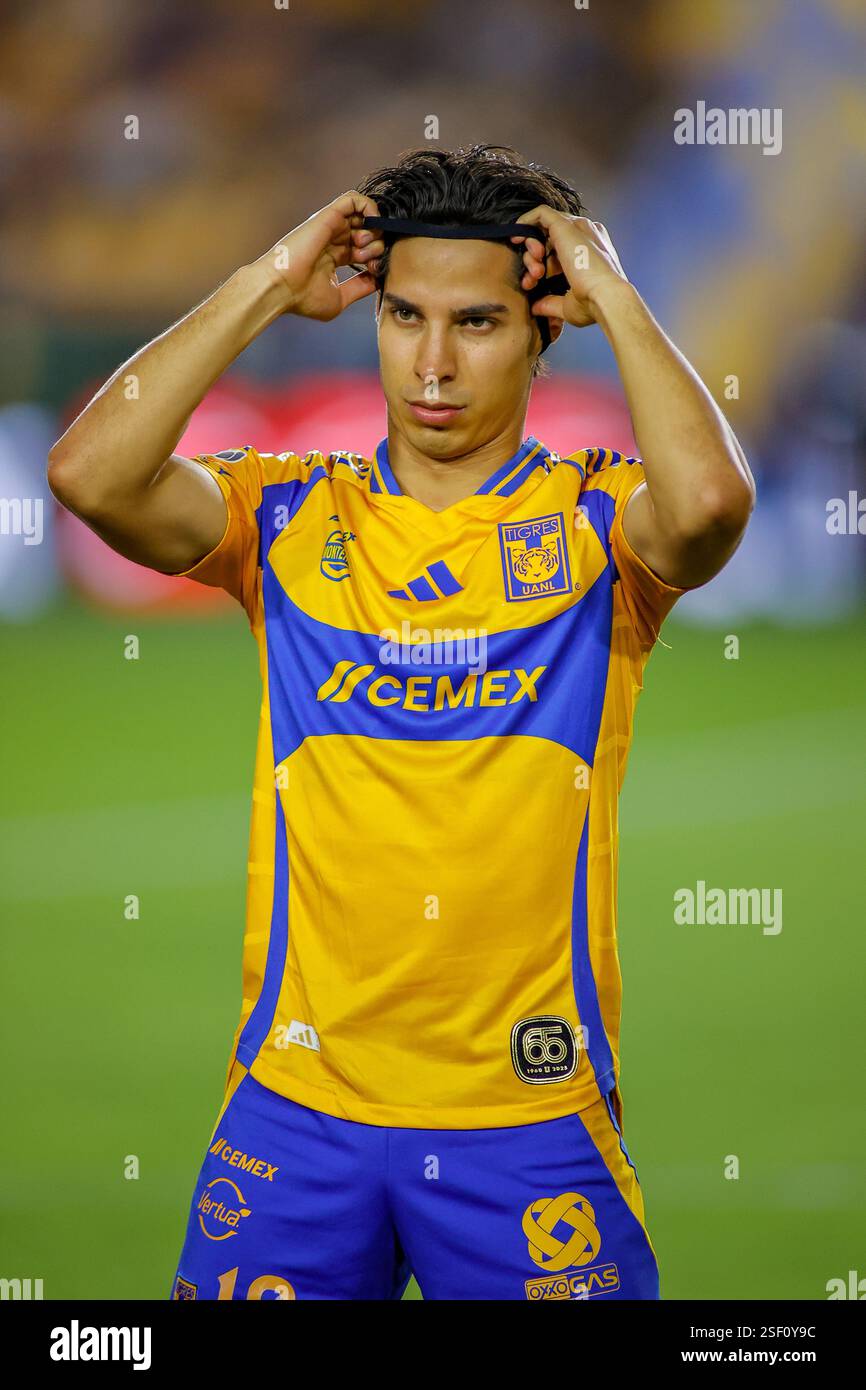 Monterrey, Mexiko. Februar 2025. LIGA BBVA MX 6. Runde Spiel zwischen UANL Tigres und Atlas bei Estádio Universitário. #16 Mittelfeldspieler Tigres, Diego Lainez. Obligatorischer Credit: Toby Tande/PXImages (Credit Image: © Toby Tande/PX Imagens via ZUMA Press Wire) NUR REDAKTIONELLE VERWENDUNG! Nicht für kommerzielle ZWECKE! Stockfoto