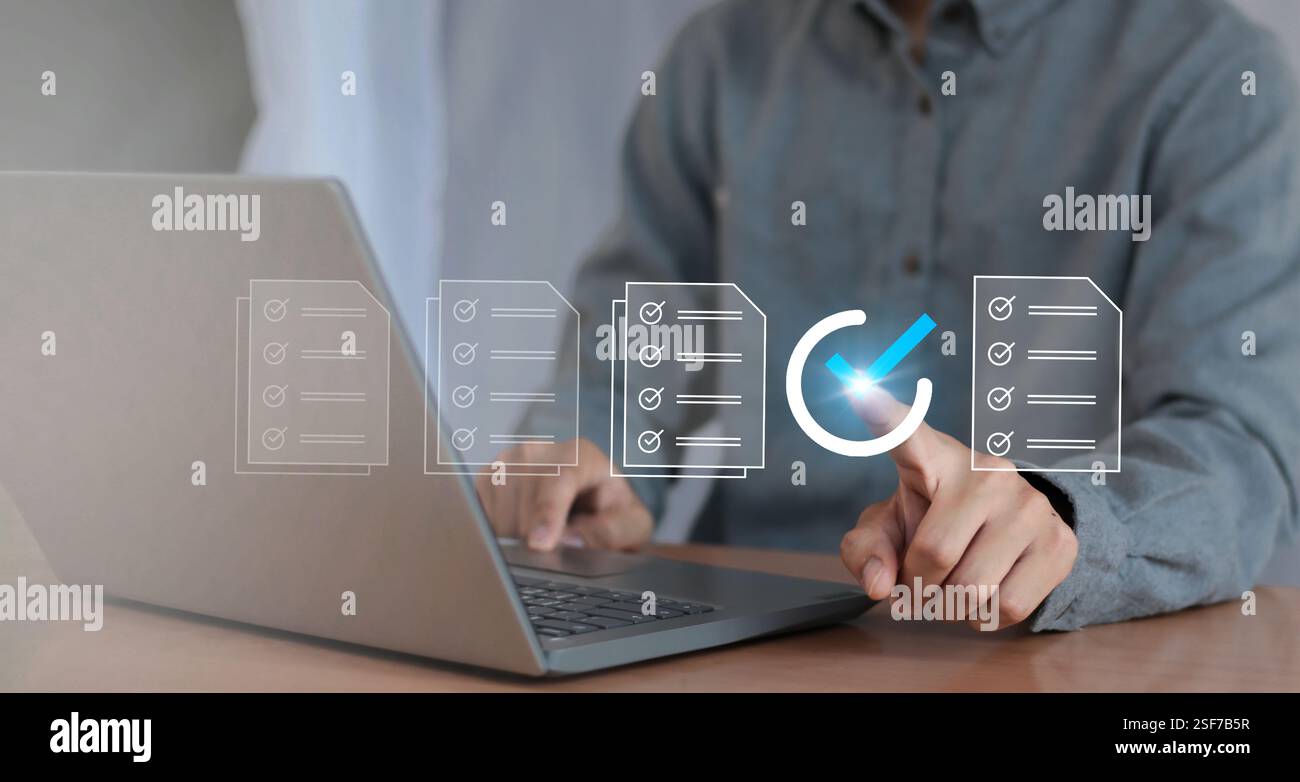 Konzepte und Checklisten für die Verwaltung von Geschäftsdokumenten Datencheckliste, Geschäftsentwicklung Stockfoto