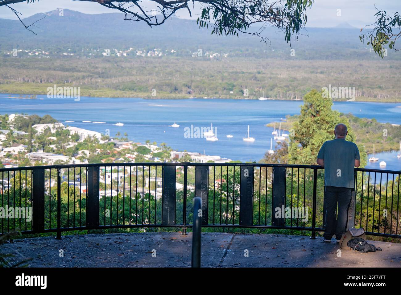 noosa River vom laguna Aussichtspunkt, malerische Aussicht, touristische Sehenswürdigkeiten, Queensland Australien, tropische Sommerurlaubsziel Stockfoto